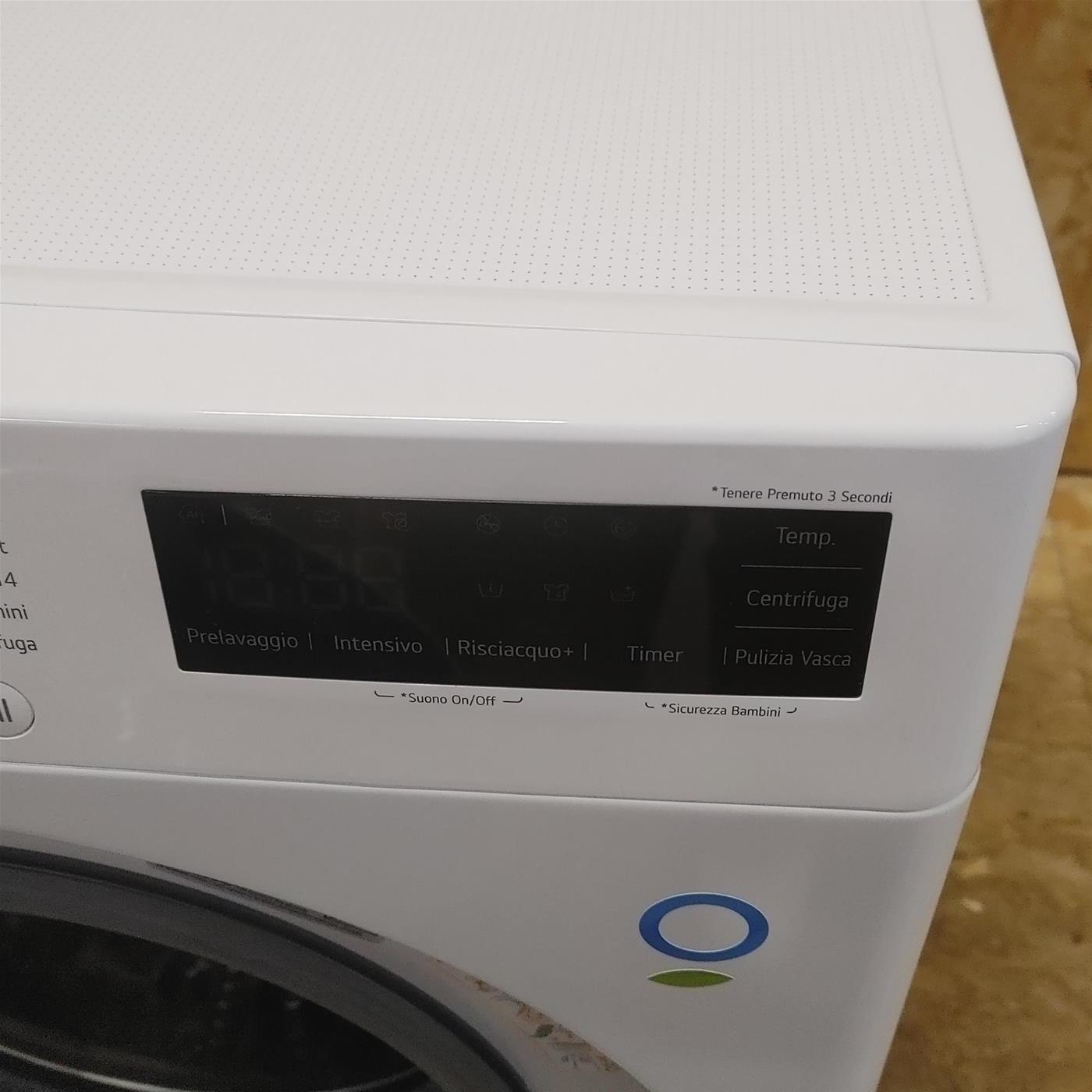 Lavatrice LG F4R5011TSWW Carica frontale 11 kg 1400 Giri/min Bianco