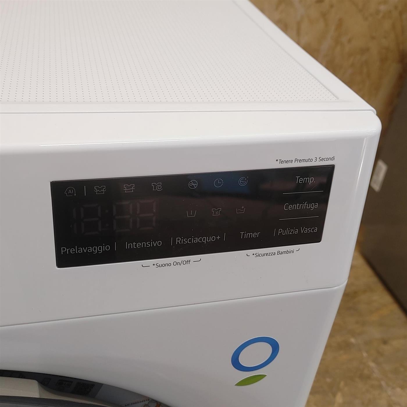 Lavatrice LG F4R3011NSWB Carica frontale 11 kg 1400 Giri/min Bianco