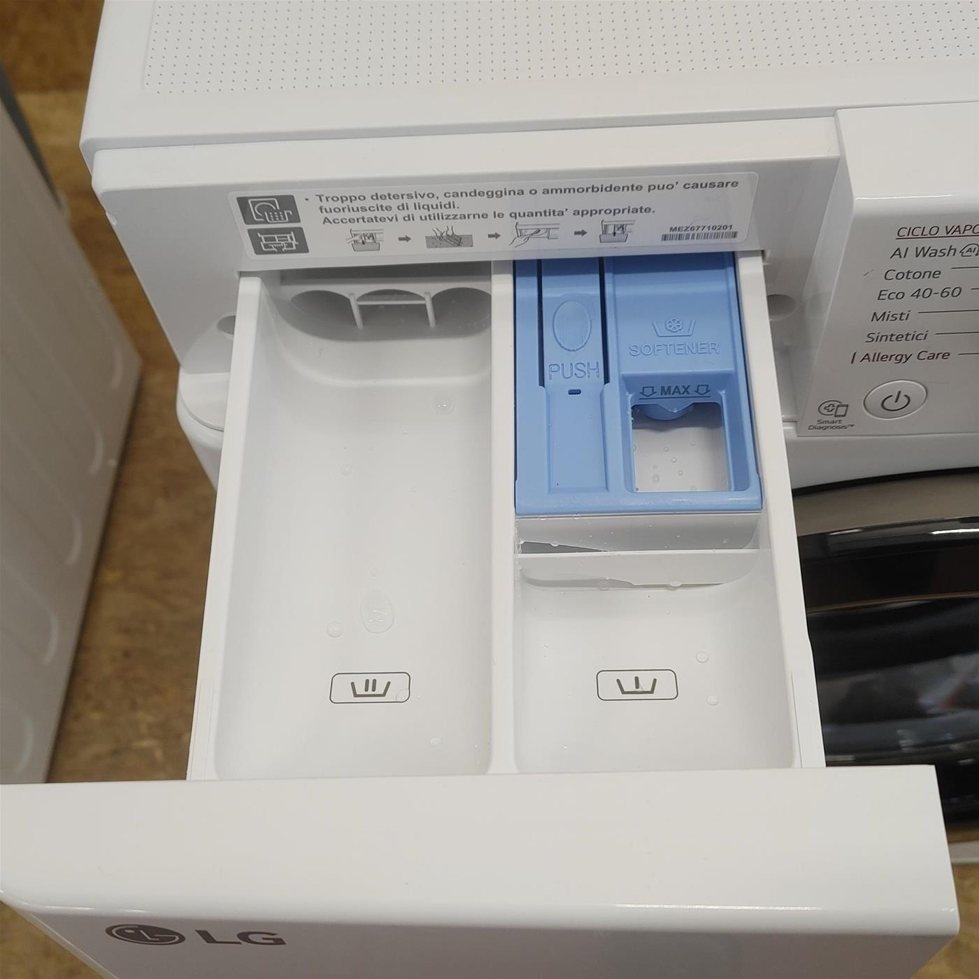 Lavatrice LG F4R3011NSWB Carica frontale 11 kg 1400 Giri/min Bianco