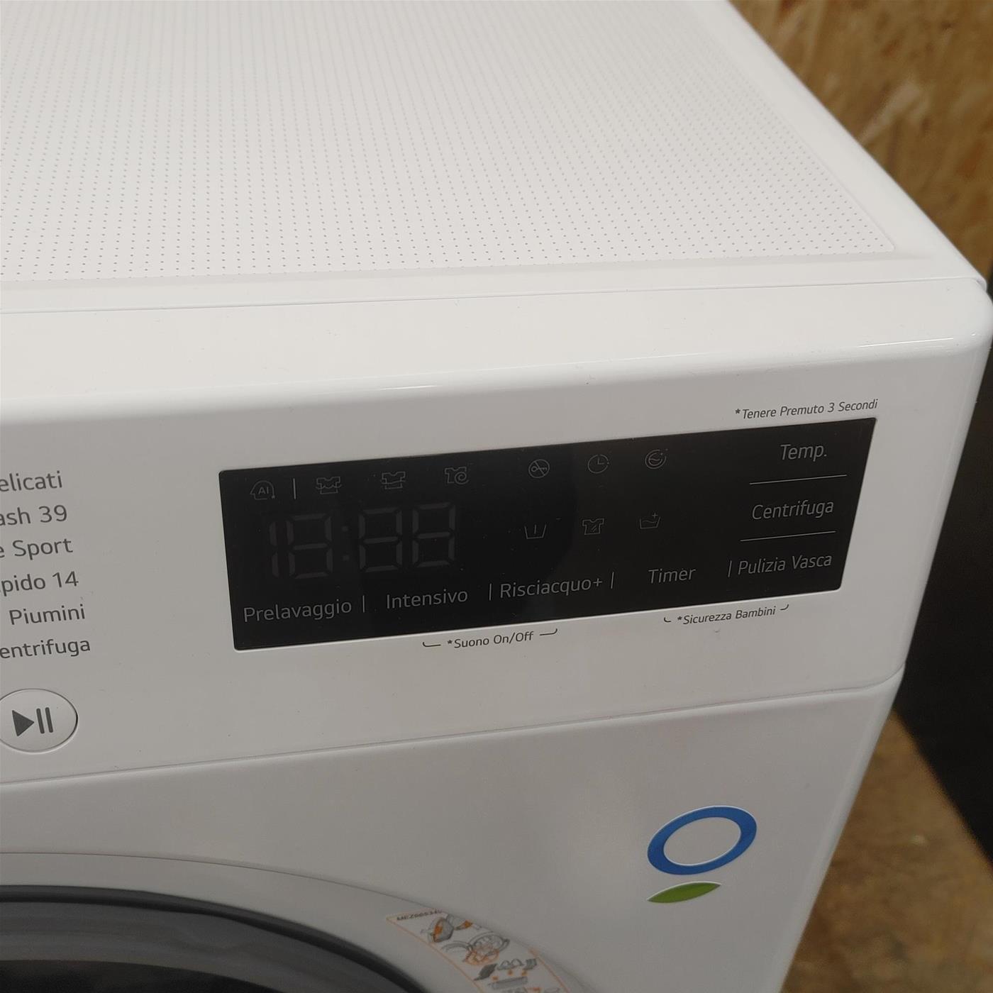 Lavatrice LG F4R5010TSWW Carica frontale 10 kg 1400 Giri/min Bianco