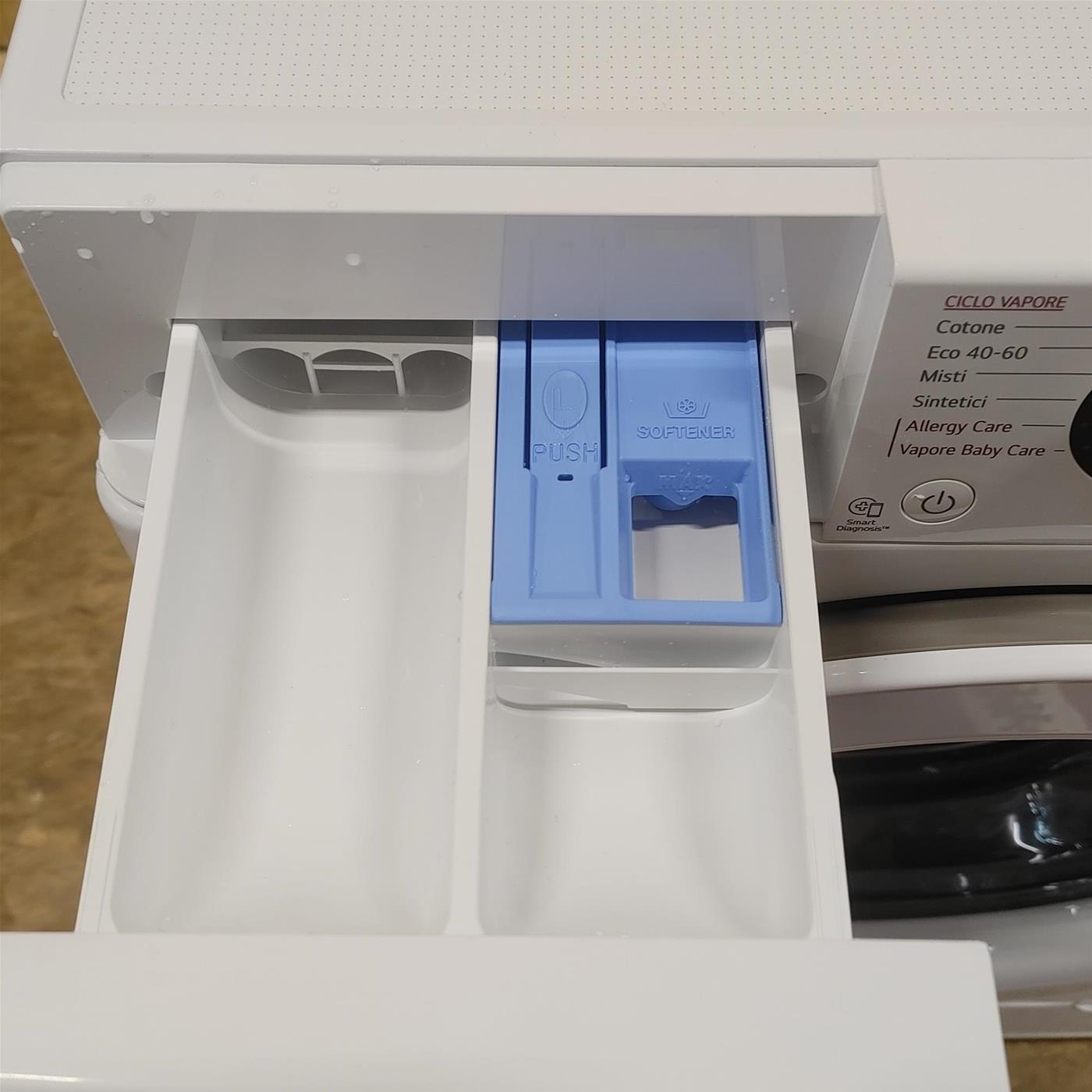 Lavatrice LG F2WV308NEW3 Carica frontale 8,5 kg 1200 Giri/min Bianco