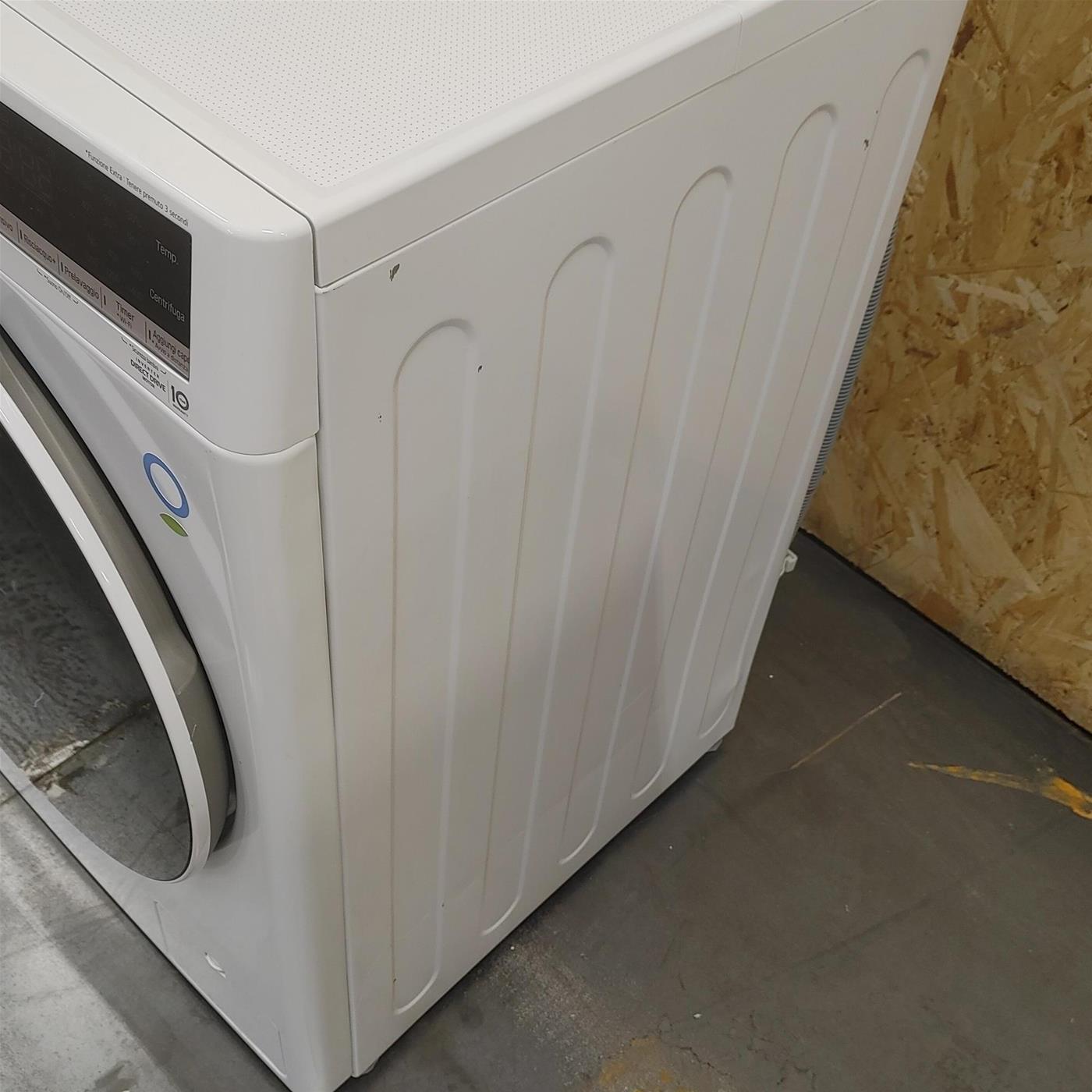 Lavatrice LG F4WV510S1E Caricamento frontale 10,5 kg 1400 Giri/min Bianco