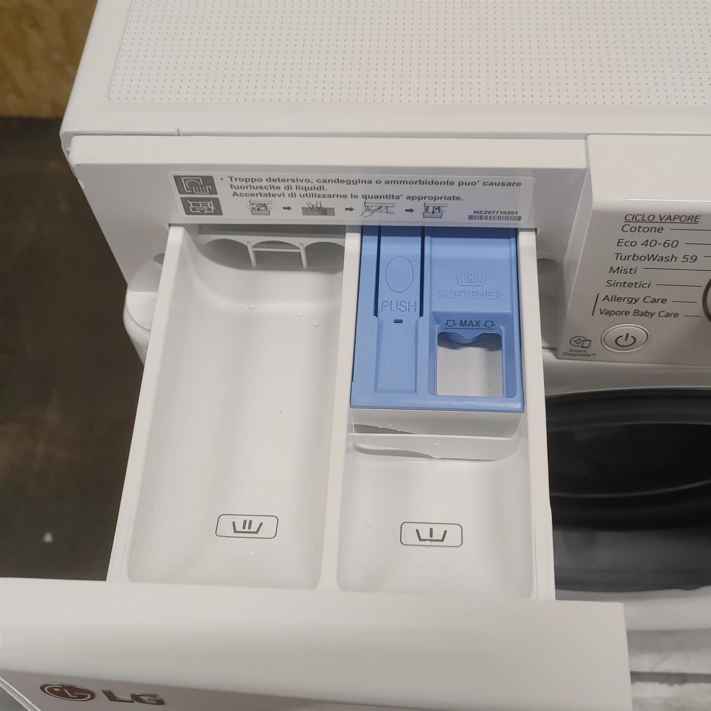 Lavatrice LG F4WV510S1E Caricamento frontale 10,5 kg 1400 Giri/min Bianco