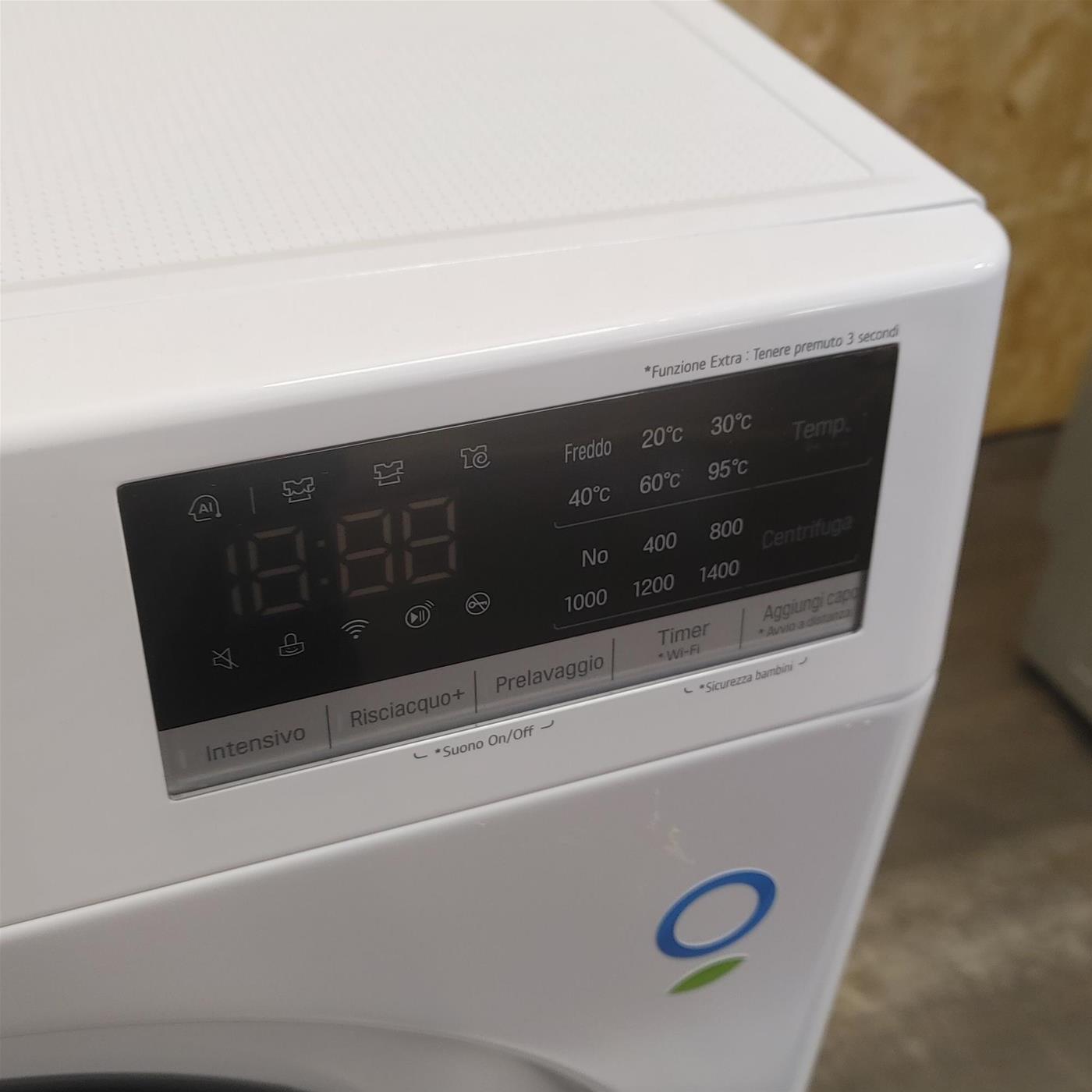 Lavatrice LG F4WV509S1E Carica frontale 9 kg 1400 Giri/min Bianco