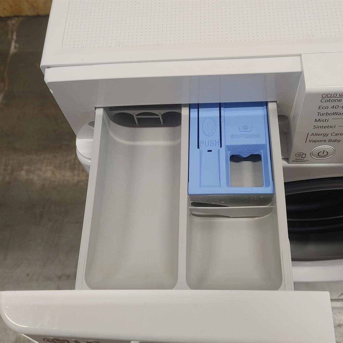 Lavatrice LG F4WV509S1E Carica frontale 9 kg 1400 Giri/min Bianco