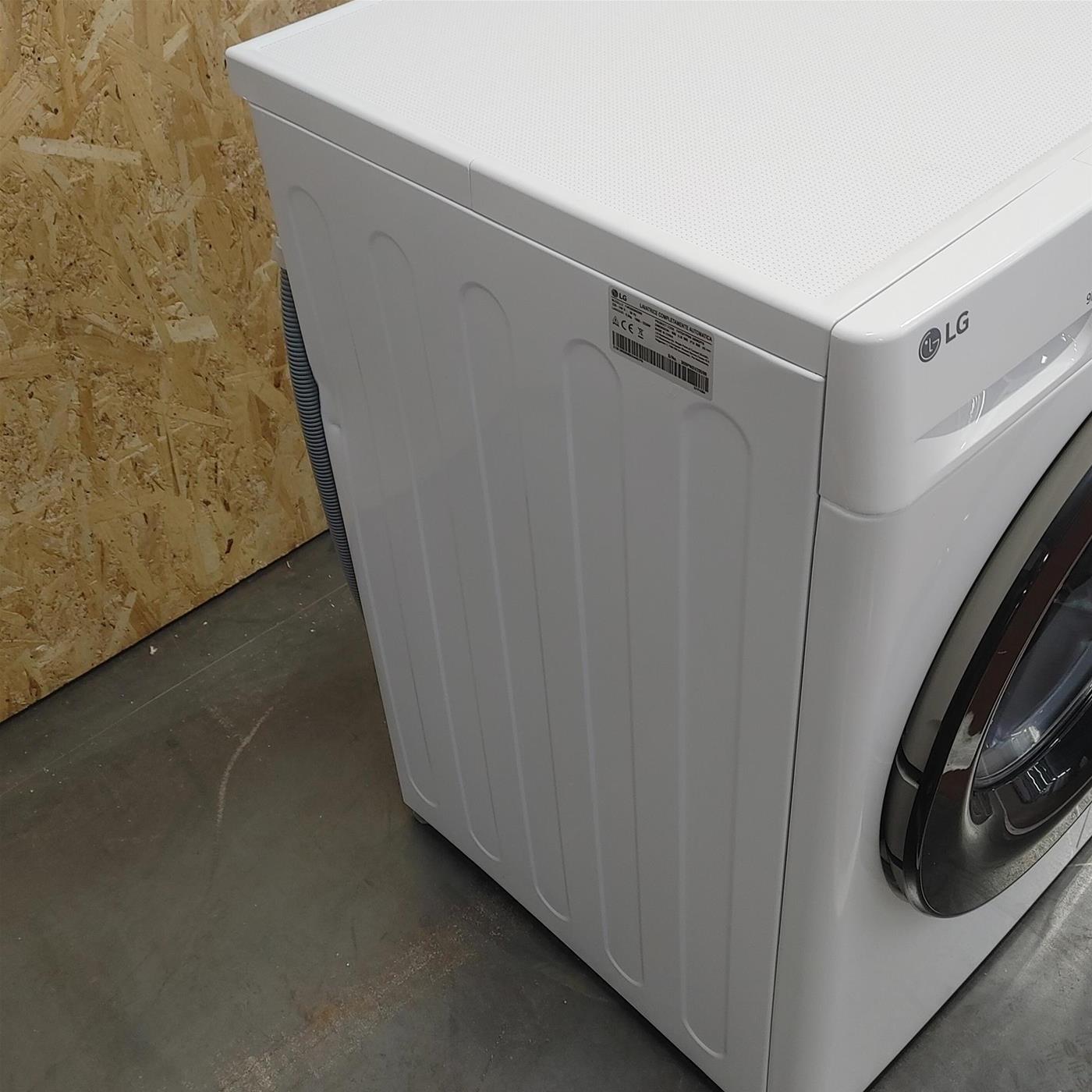 Lavatrice LG F4R3009NSWB Carica frontale 9 kg 1400 Giri/min Bianco