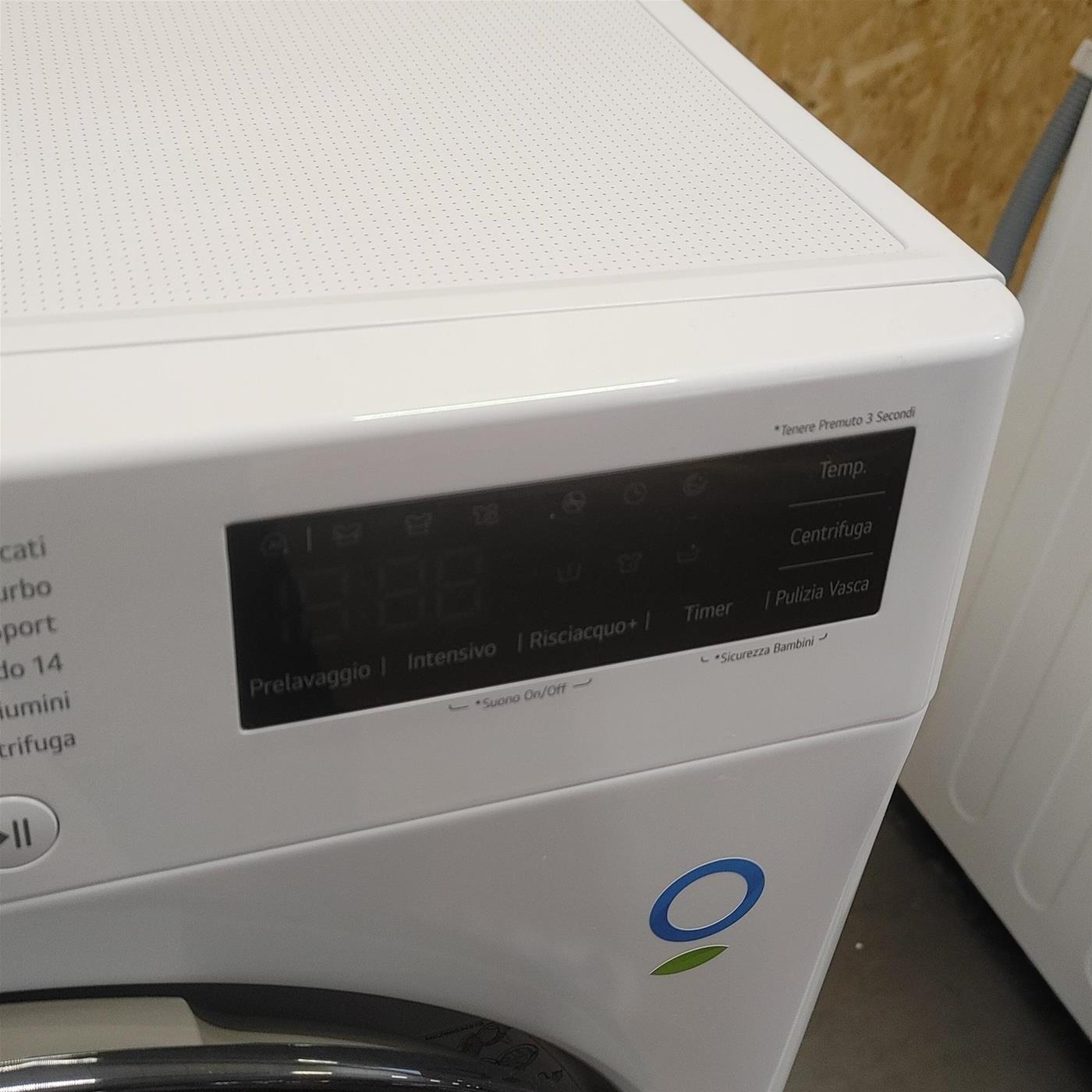 Lavatrice LG F4R3011NSWB Carica frontale 11 kg 1400 Giri/min Bianco