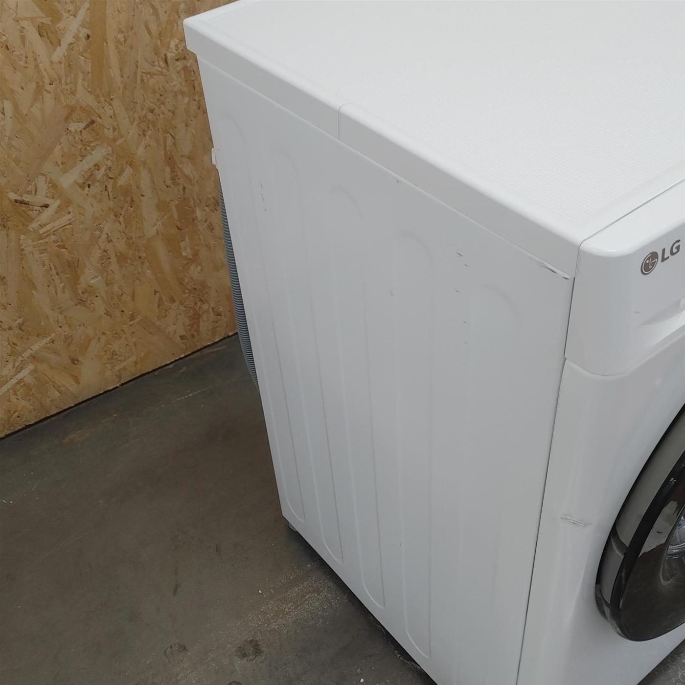 Lavatrice LG F4WV309SAE Carica frontale 9 kg 1400 Giri/min Bianco