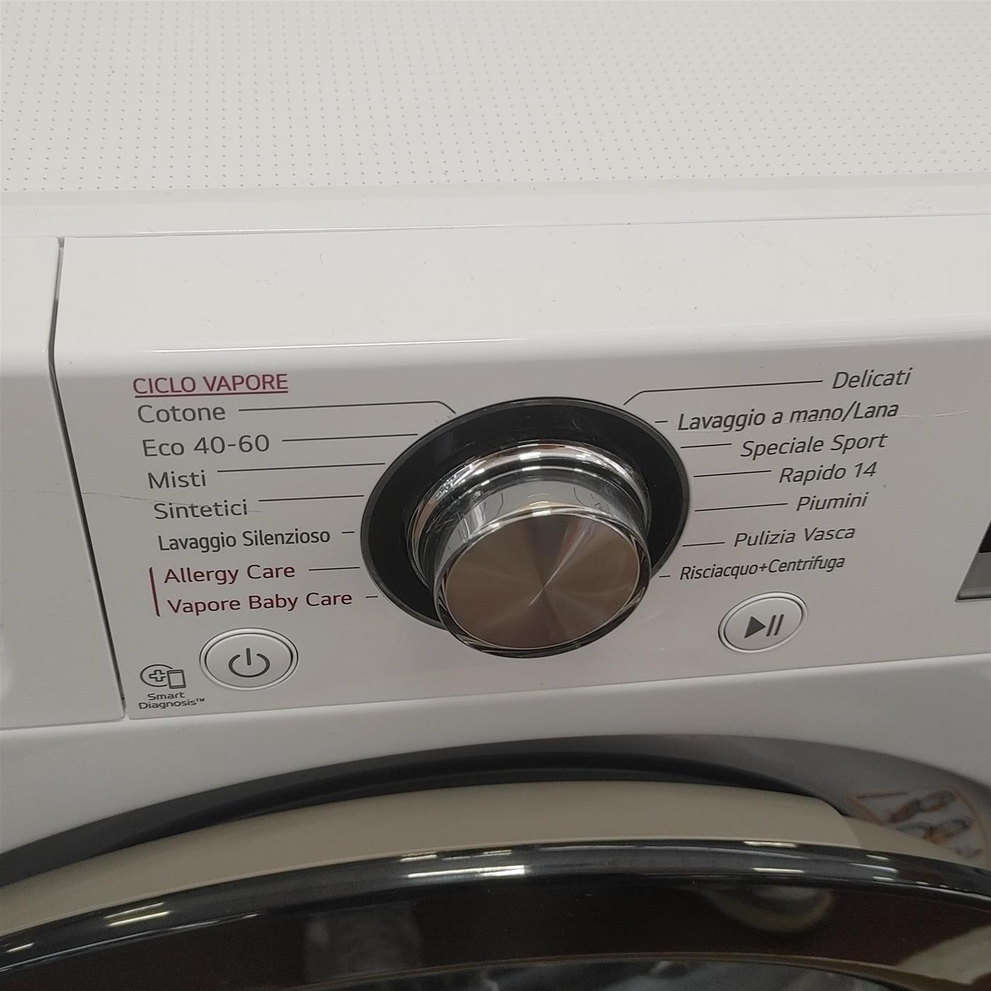 Lavatrice LG F4WV309SAE Carica frontale 9 kg 1400 Giri/min Bianco