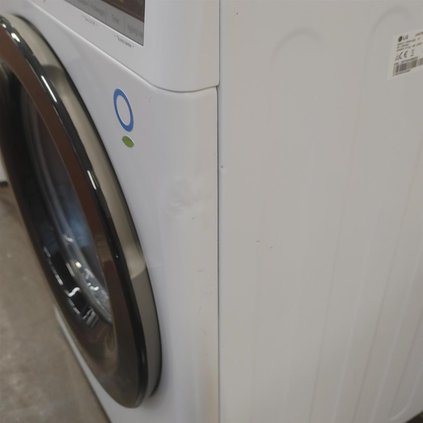 LG F4WV310S6E Lavatrice Intelligente AIDD 10,5kg Vapore 1400 Giri/min Carica frontale Classe B