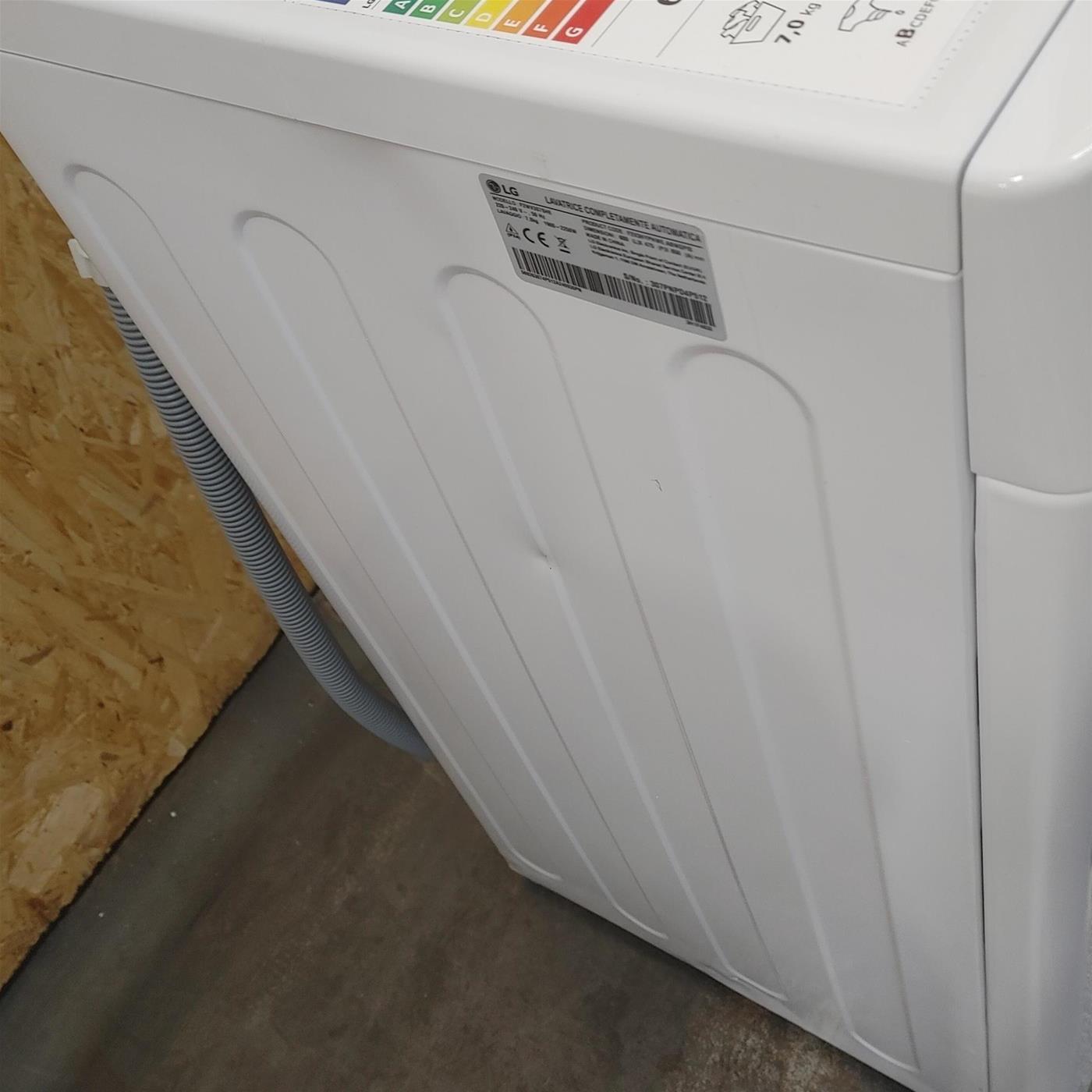 Lavatrice LG F2WV3S7SHE Caricamento frontale 7 kg 1200 Giri/min Bianco