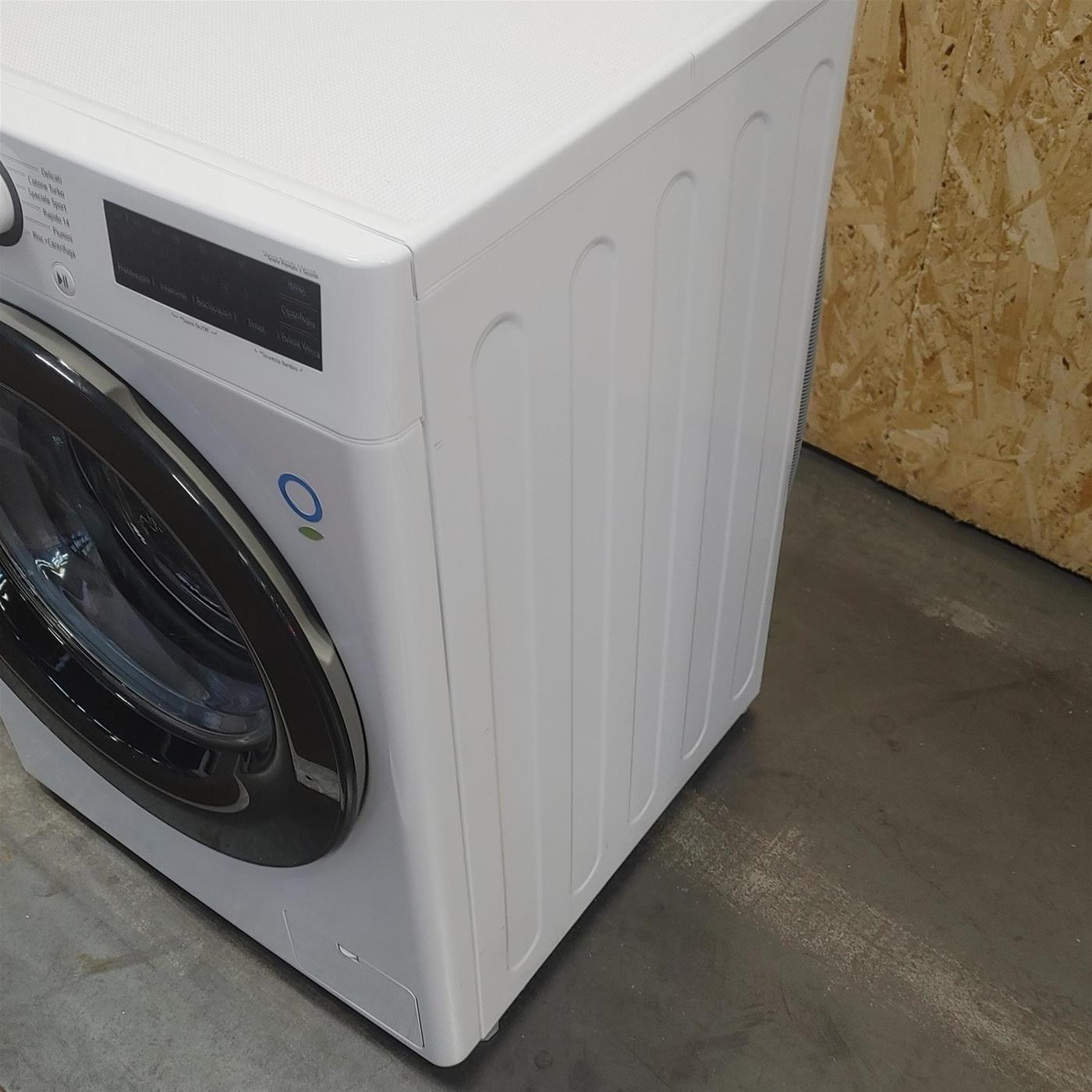 Lavatrice LG F4R3011NSWB Carica frontale 11 kg 1400 Giri/min Bianco