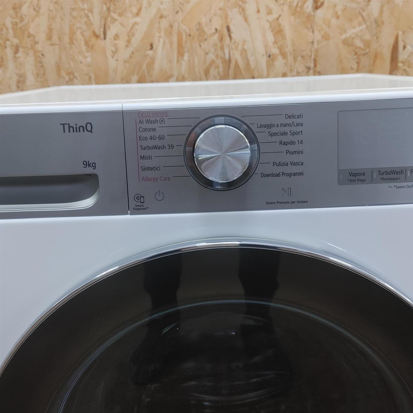 Lavatrice LG F4R9009TPWC Carica frontale 9 kg 1400 Giri/min Bianco