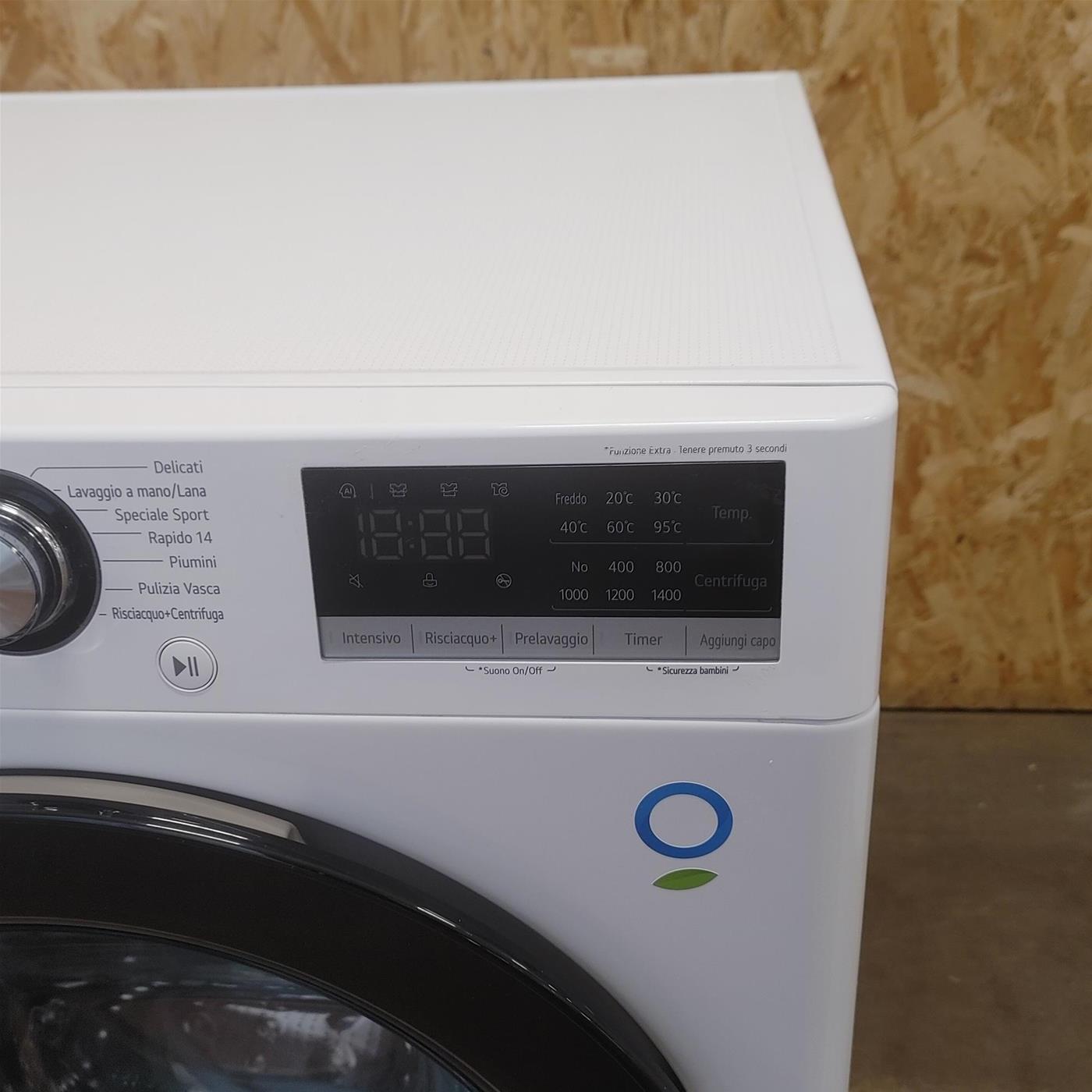 LG F4WV310SAE lavatrice Caricamento frontale 10,5 kg 1400 Giri/min A Bianco