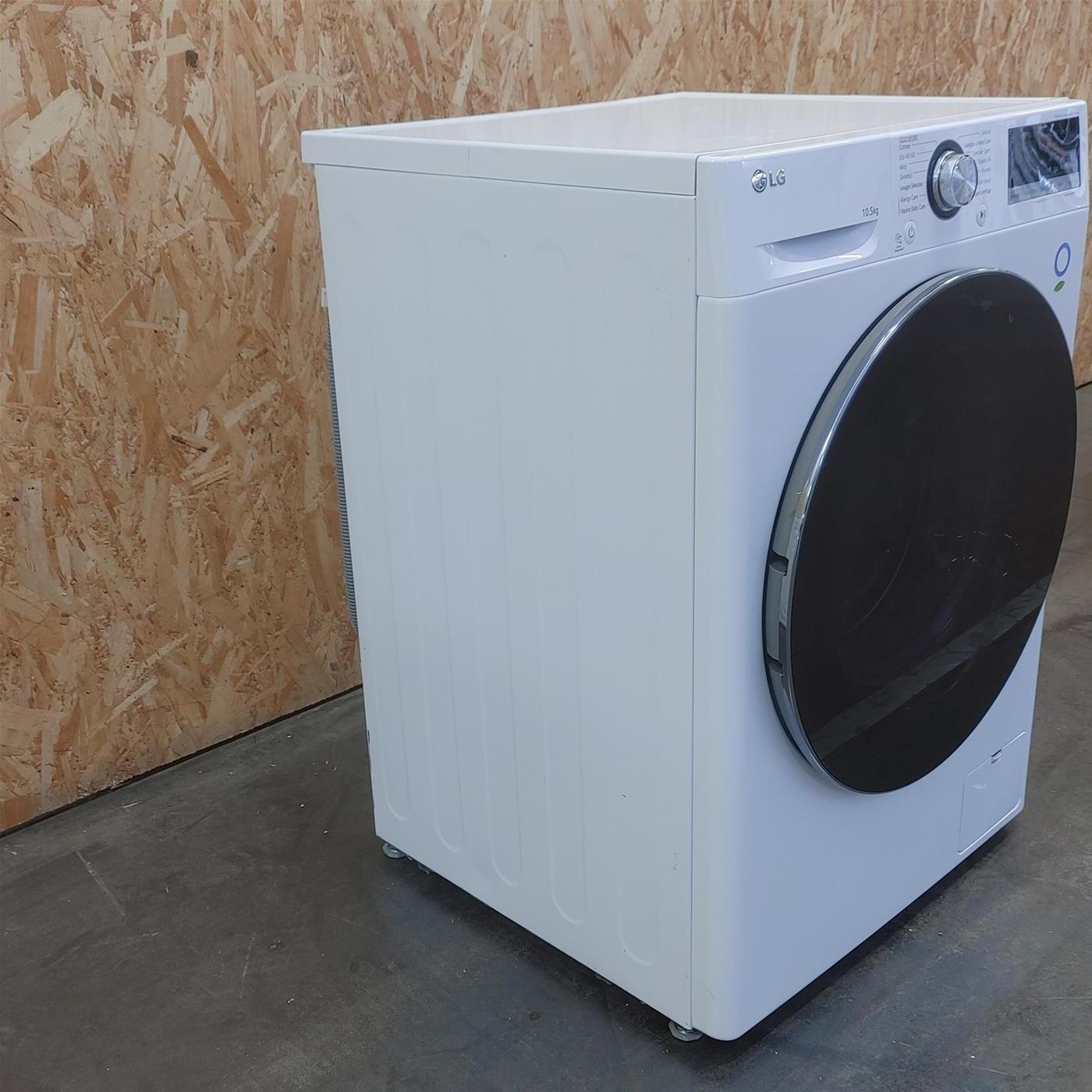 LG F4WV310SAE lavatrice Caricamento frontale 10,5 kg 1400 Giri/min A Bianco