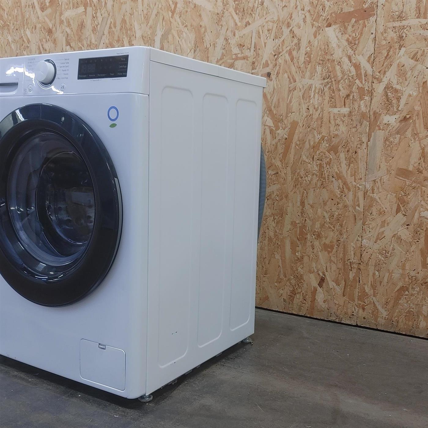 Lavatrice LG F4R3013NSWB Carica frontale 13 kg 1400 Giri/min Bianco