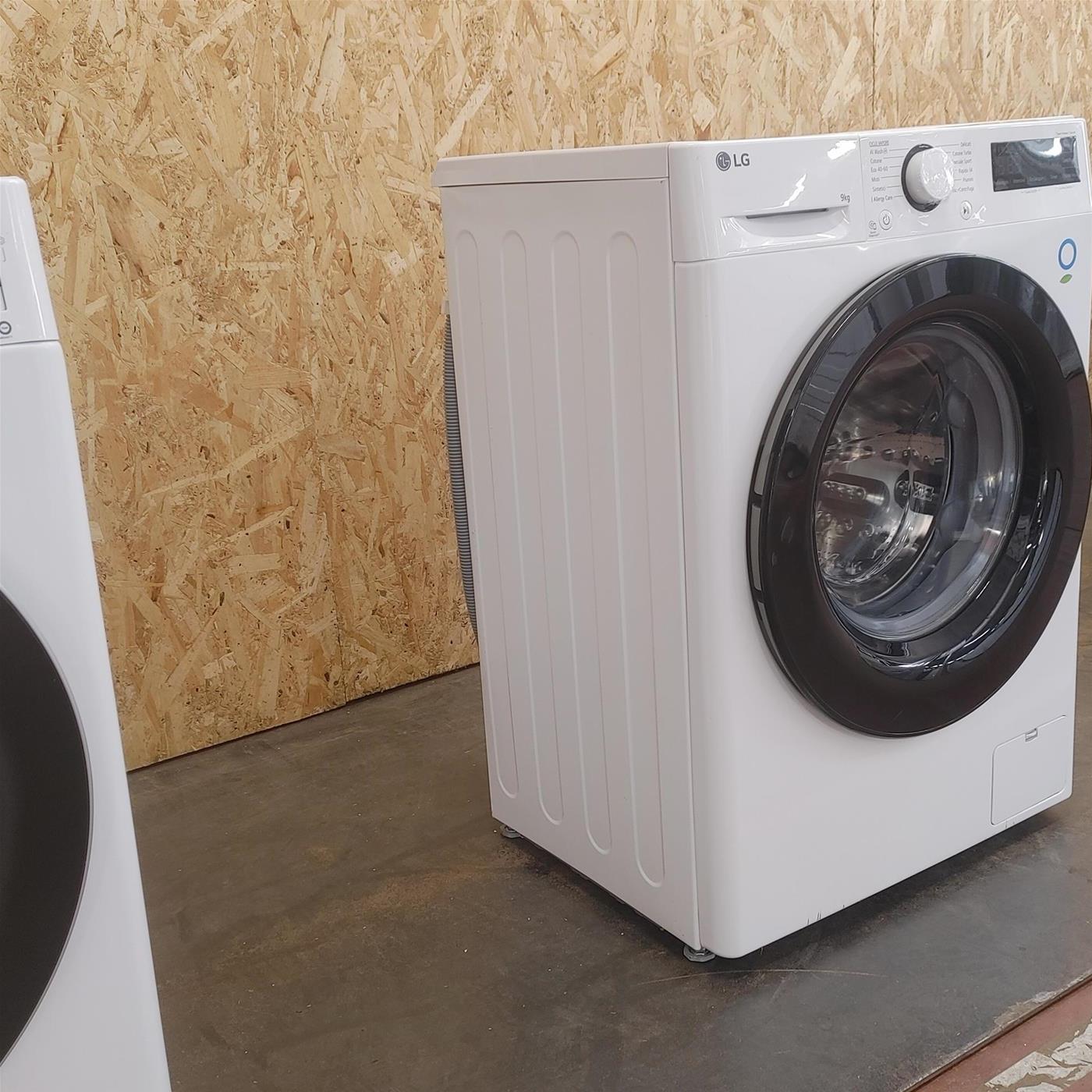 Lavatrice LG F2R3S09NSWB Carica frontale 9 kg 1200 giri Bianco