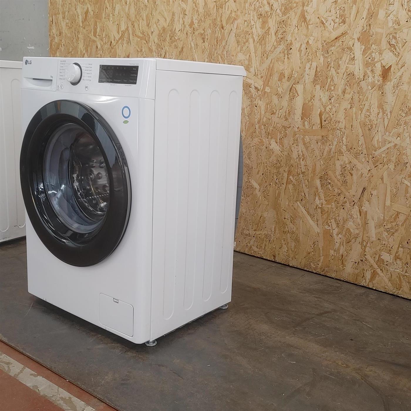 Lavatrice LG F2R3S09NSWB Carica frontale 9 kg 1200 giri Bianco