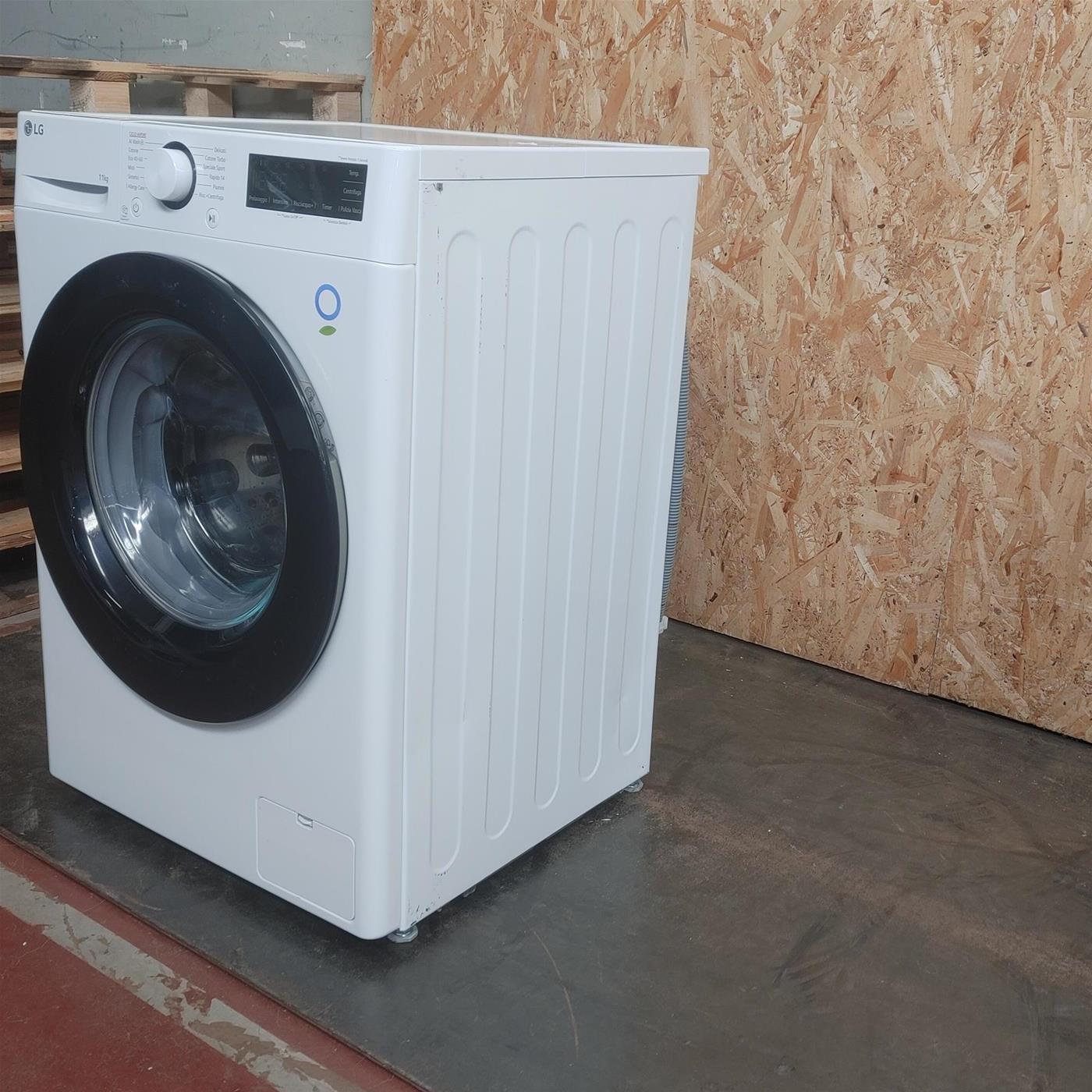 Lavatrice LG F4R3011NSWB Carica frontale 11 kg 1400 Giri/min Bianco