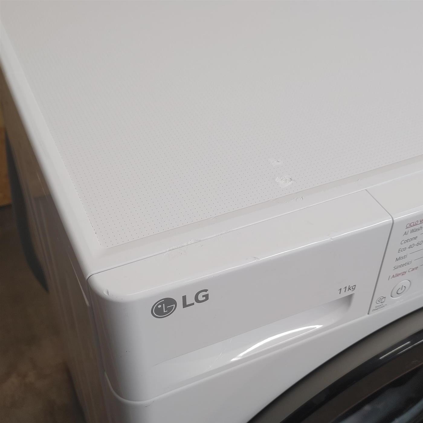 Lavatrice LG F4R3011NSWB Carica frontale 11 kg 1400 Giri/min Bianco