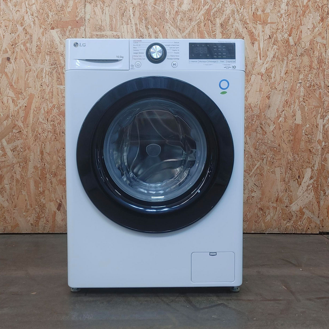 LG F4WV310SAE lavatrice Caricamento frontale 10,5 kg 1400 Giri/min A Bianco