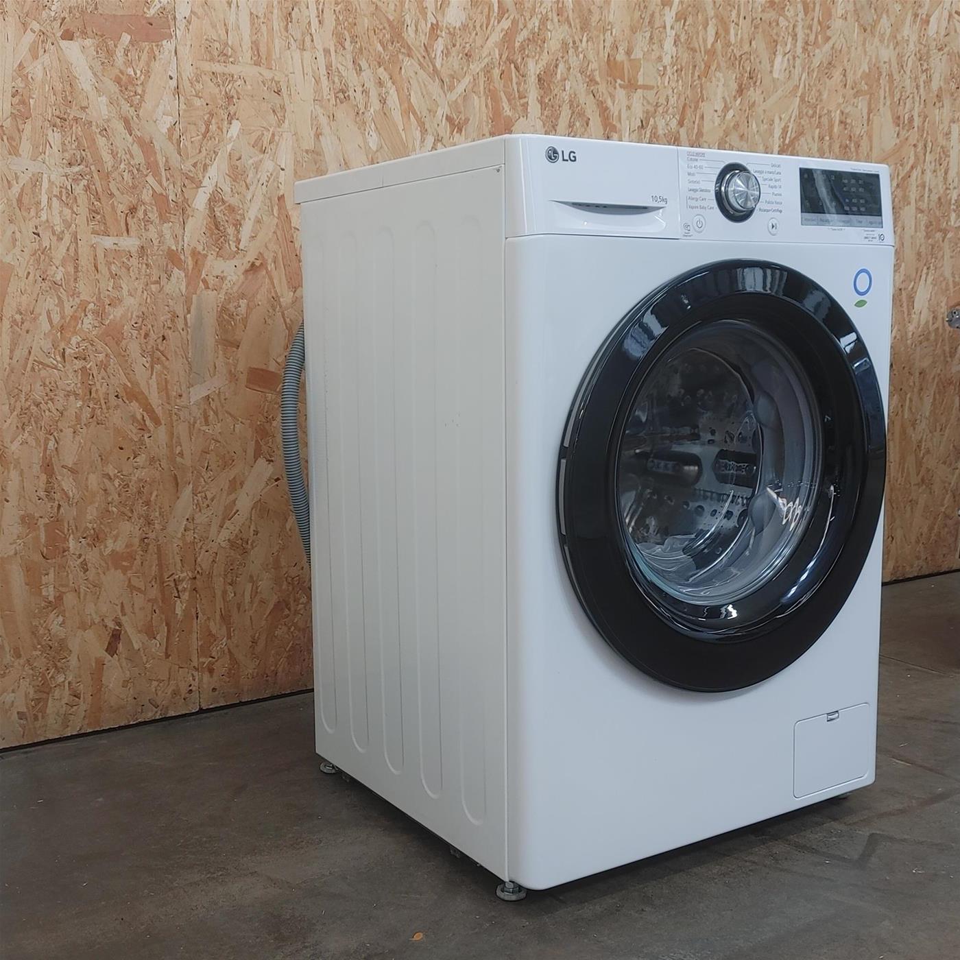 LG F4WV310SAE lavatrice Caricamento frontale 10,5 kg 1400 Giri/min A Bianco