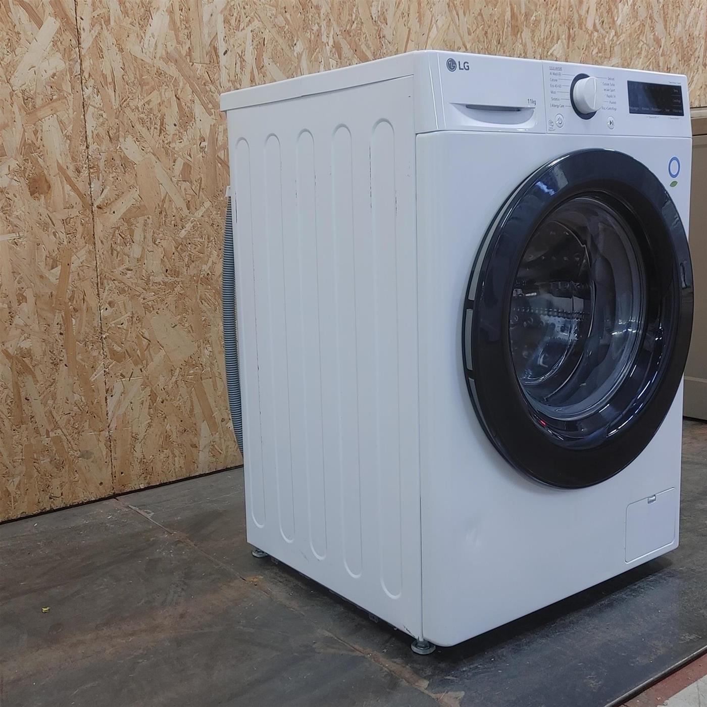 Lavatrice LG F4R3011NSWB Carica frontale 11 kg 1400 Giri/min Bianco