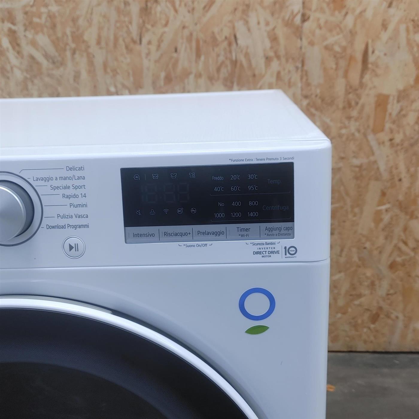LG F4WV510SAE lavatrice Caricamento frontale 10 kg 1400 Giri/min A Bianco