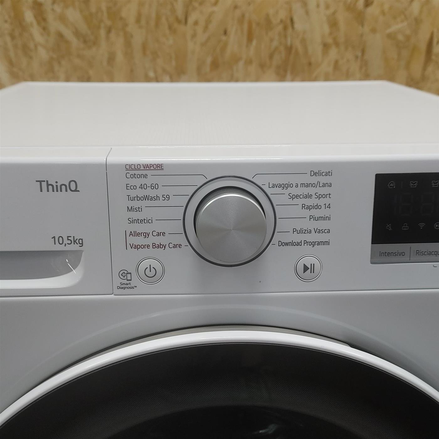 LG F4WV510SAE lavatrice Caricamento frontale 10 kg 1400 Giri/min A Bianco