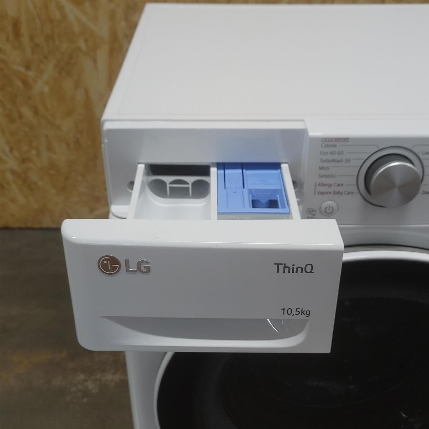 LG F4WV510SAE lavatrice Caricamento frontale 10 kg 1400 Giri/min A Bianco