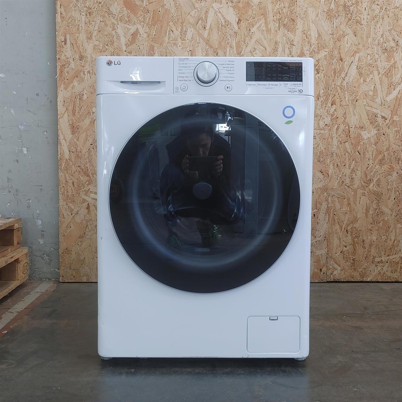 LG F4WV309SIL Lavatrice AI DDTM SteamTM 9Kg Classe energetica B