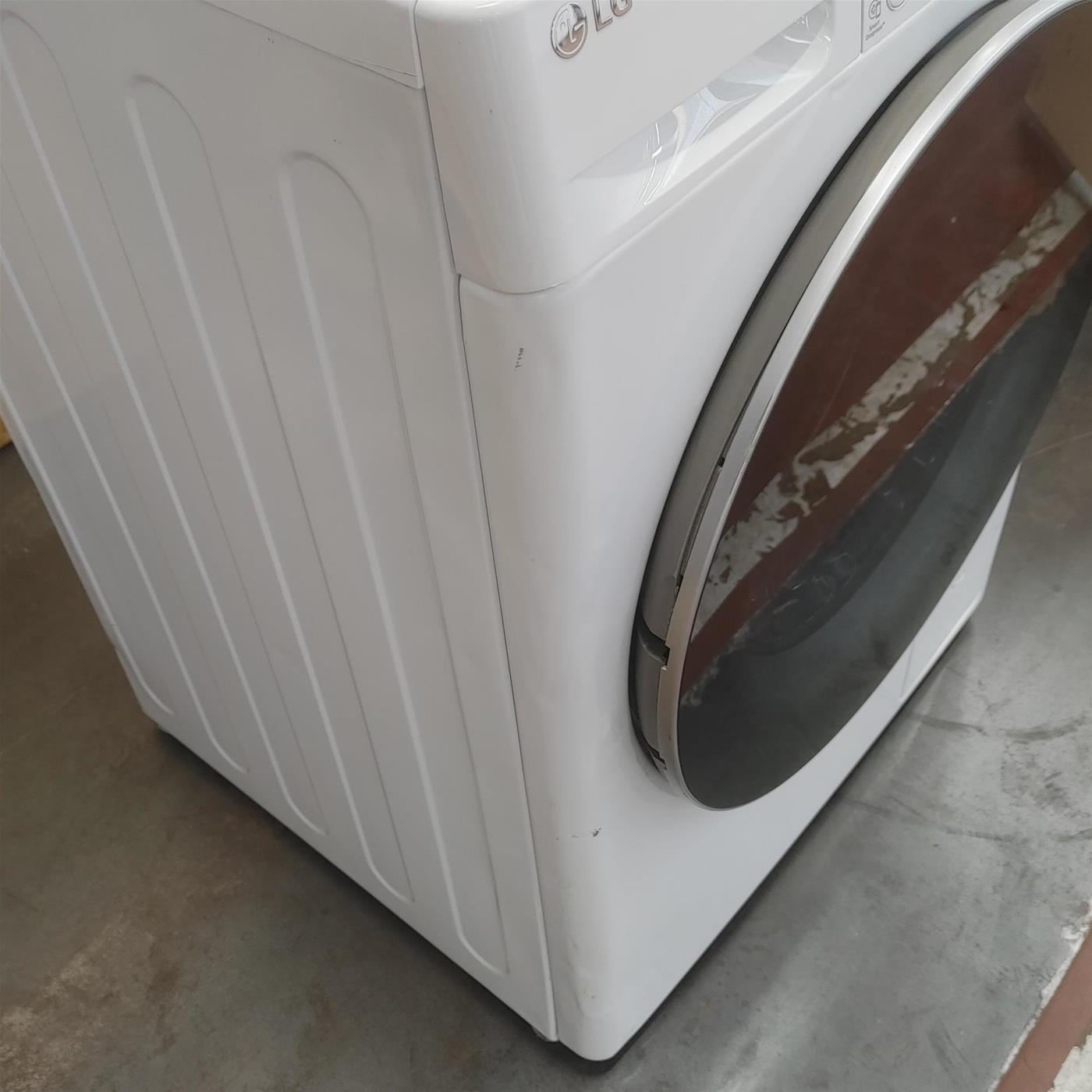 LG F4WV309SIL Lavatrice AI DDTM SteamTM 9Kg Classe energetica B