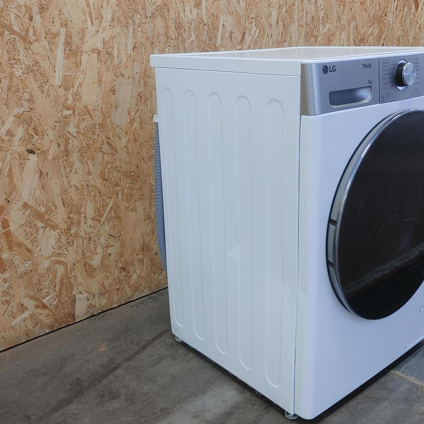 Lavatrice LG F4R9009TPWC Carica frontale 9 kg 1400 giri Bianco