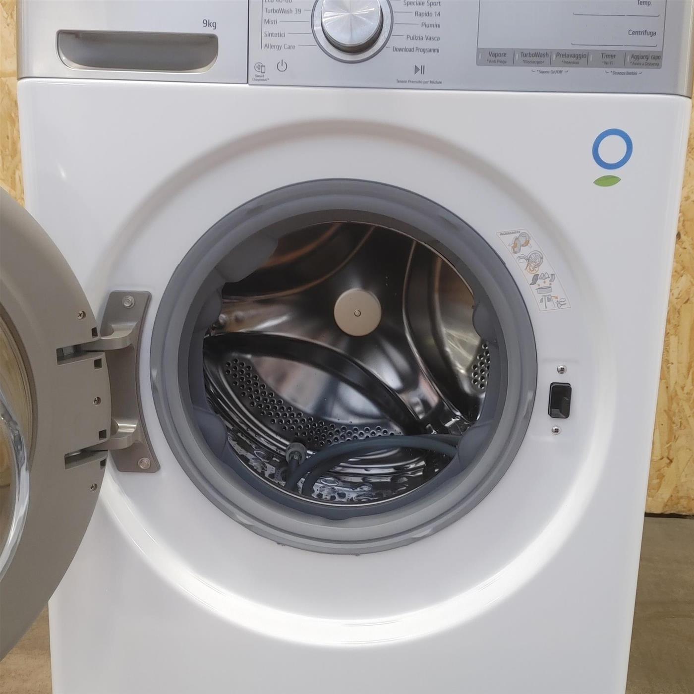 Lavatrice LG F4R9009TPWC Carica frontale 9 kg 1400 giri Bianco