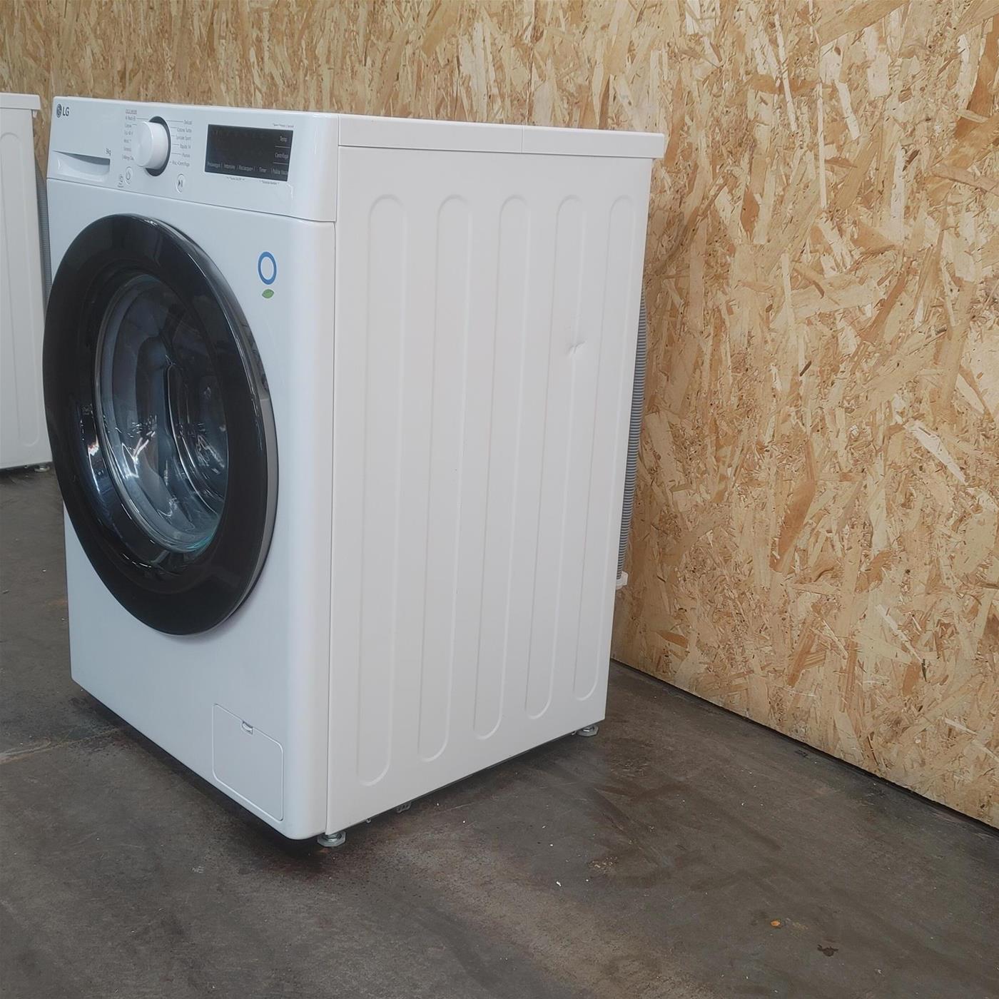 Lavatrice intelligente LG F4R3009NNWB Carica frontale 9 kg 1400 giri Bianco