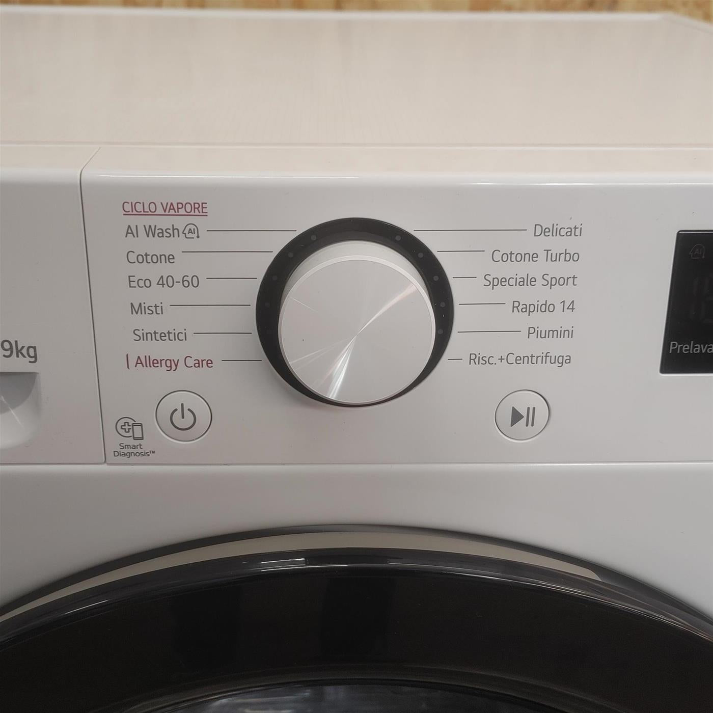 Lavatrice intelligente LG F4R3009NNWB Carica frontale 9 kg 1400 giri Bianco