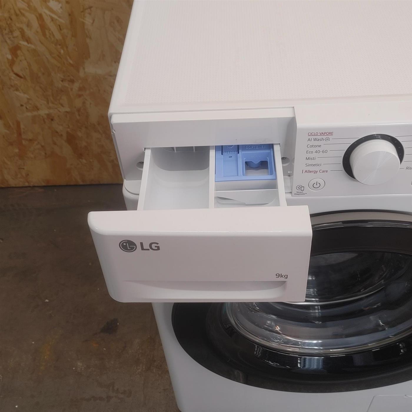 Lavatrice intelligente LG F4R3009NNWB Carica frontale 9 kg 1400 giri Bianco