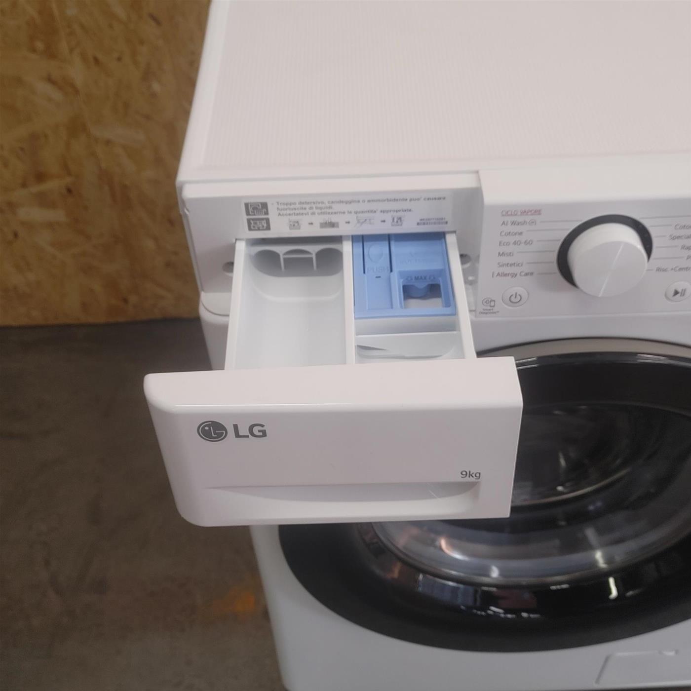 Lavatrice LG F4R3009NNWB Carica frontale 9 kg 1400 giri Bianco