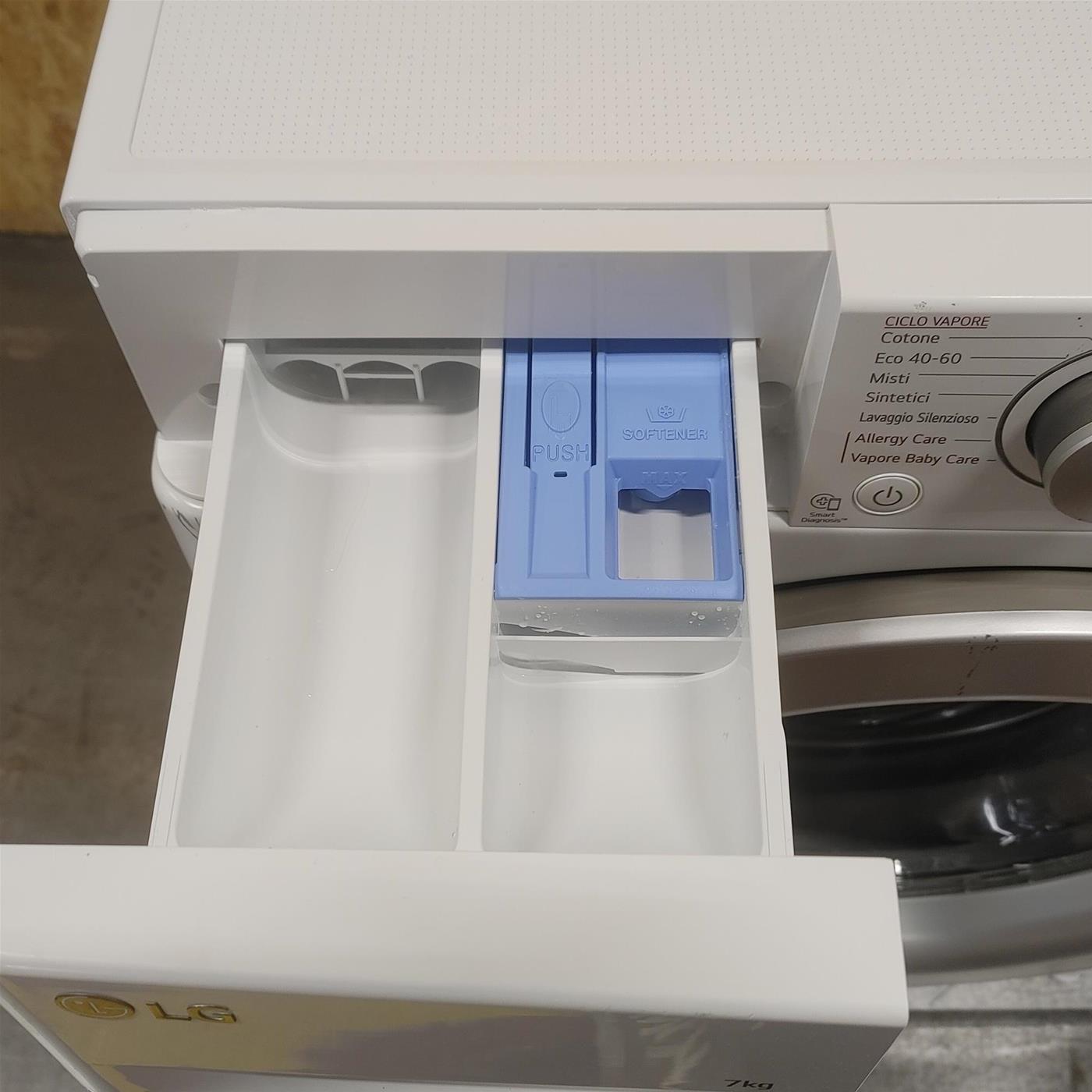 Lavatrice LG F2WV3S7S4E Slim AI DDTM 7kg