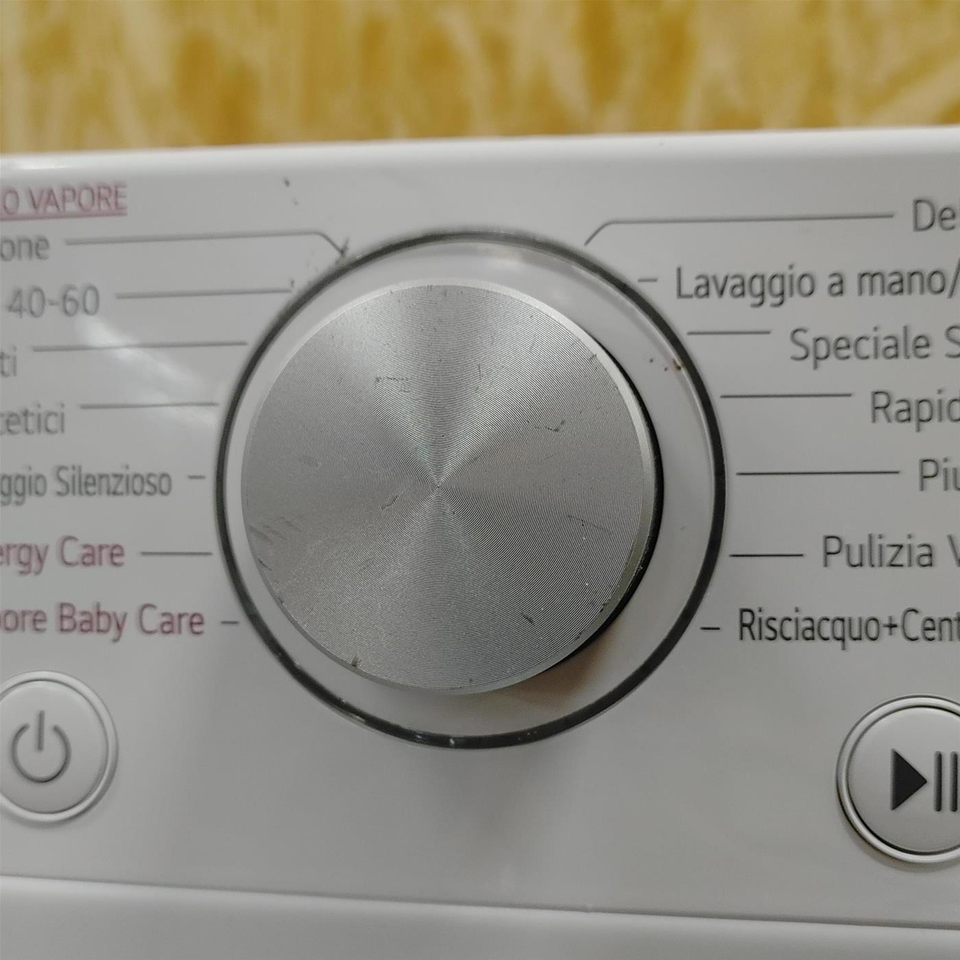 Lavatrice LG F2WV3S7S4E Slim AI DDTM 7kg