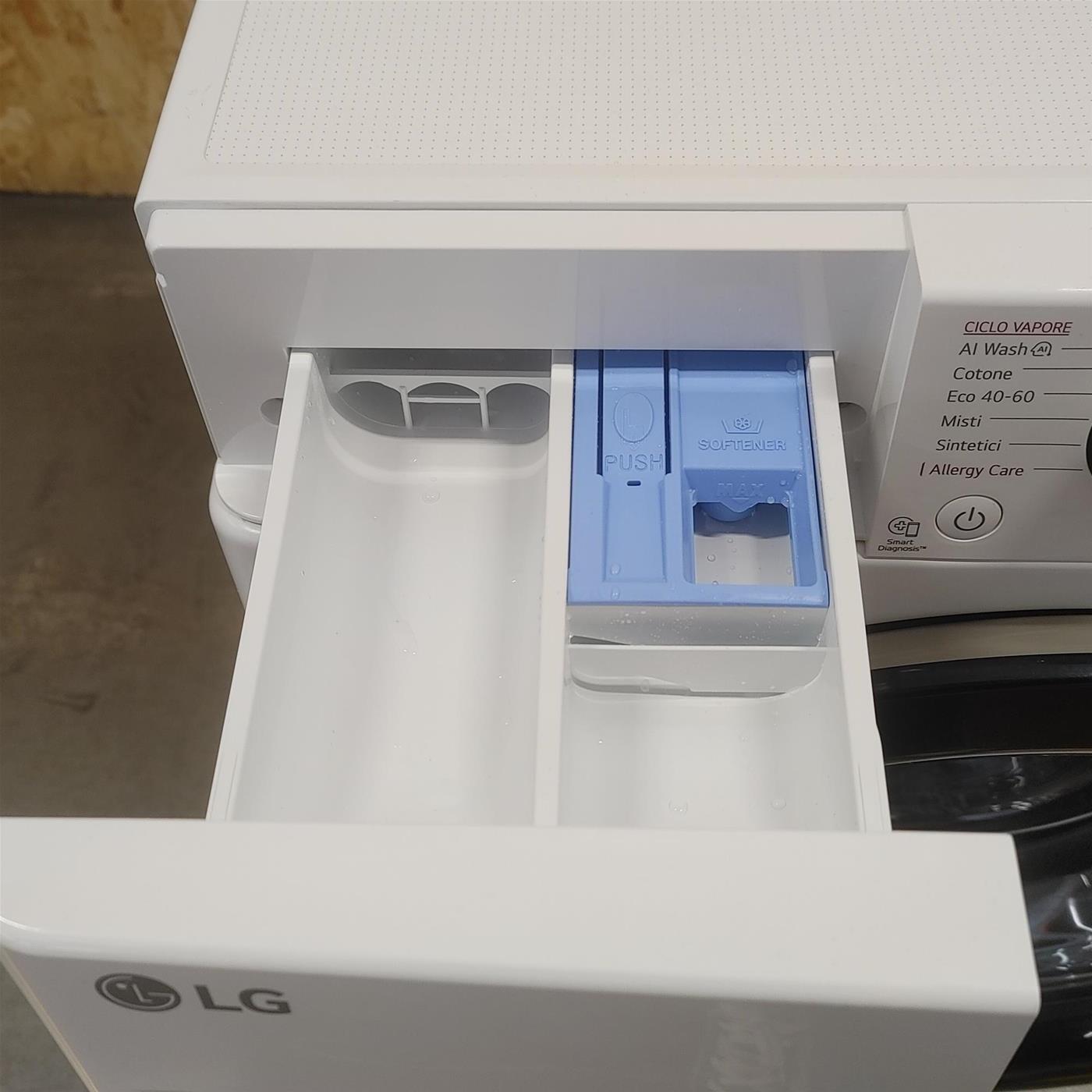 Lavatrice LG F4R3009NSWB Carica frontale 9 kg 1400 Giri/min Bianco