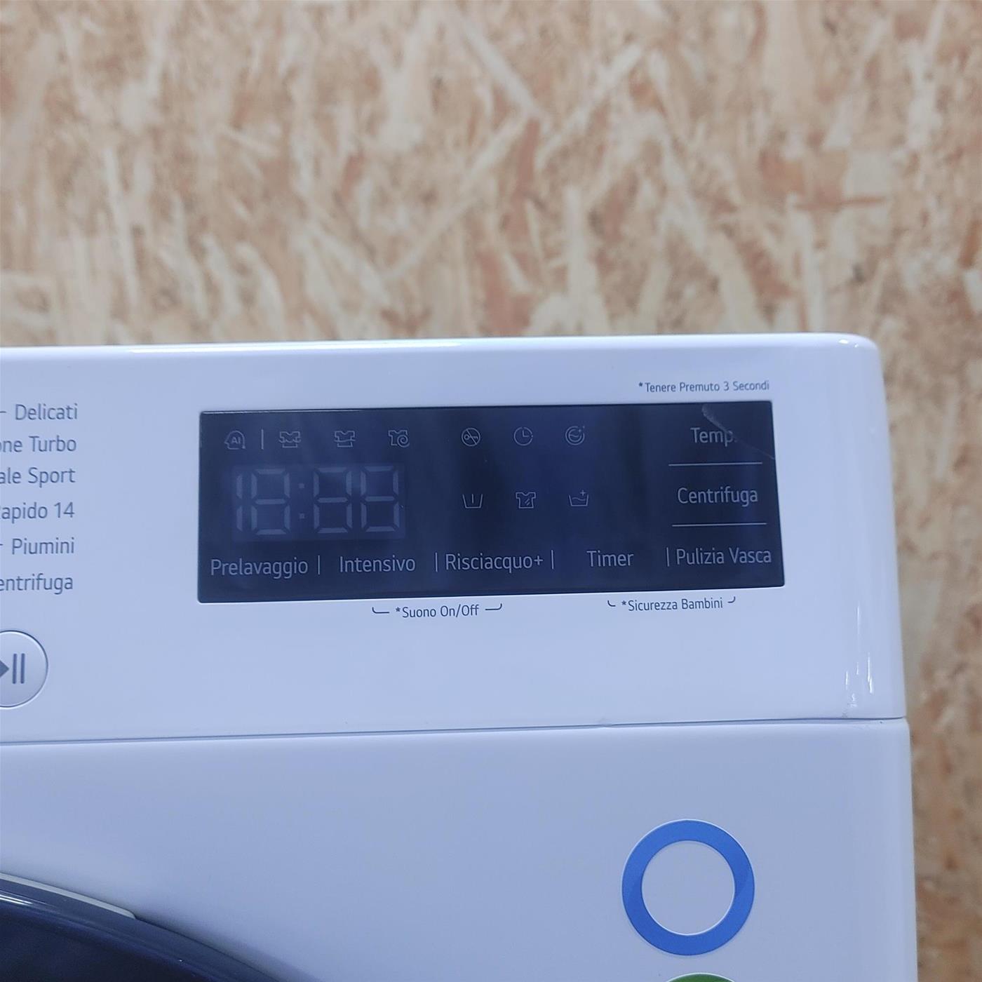 LG AI DD F2R3S08NSWB Lavatrice Slim a Carica Frontale 8kg Serie R3, Lavatrice Classe A, 1200 giri