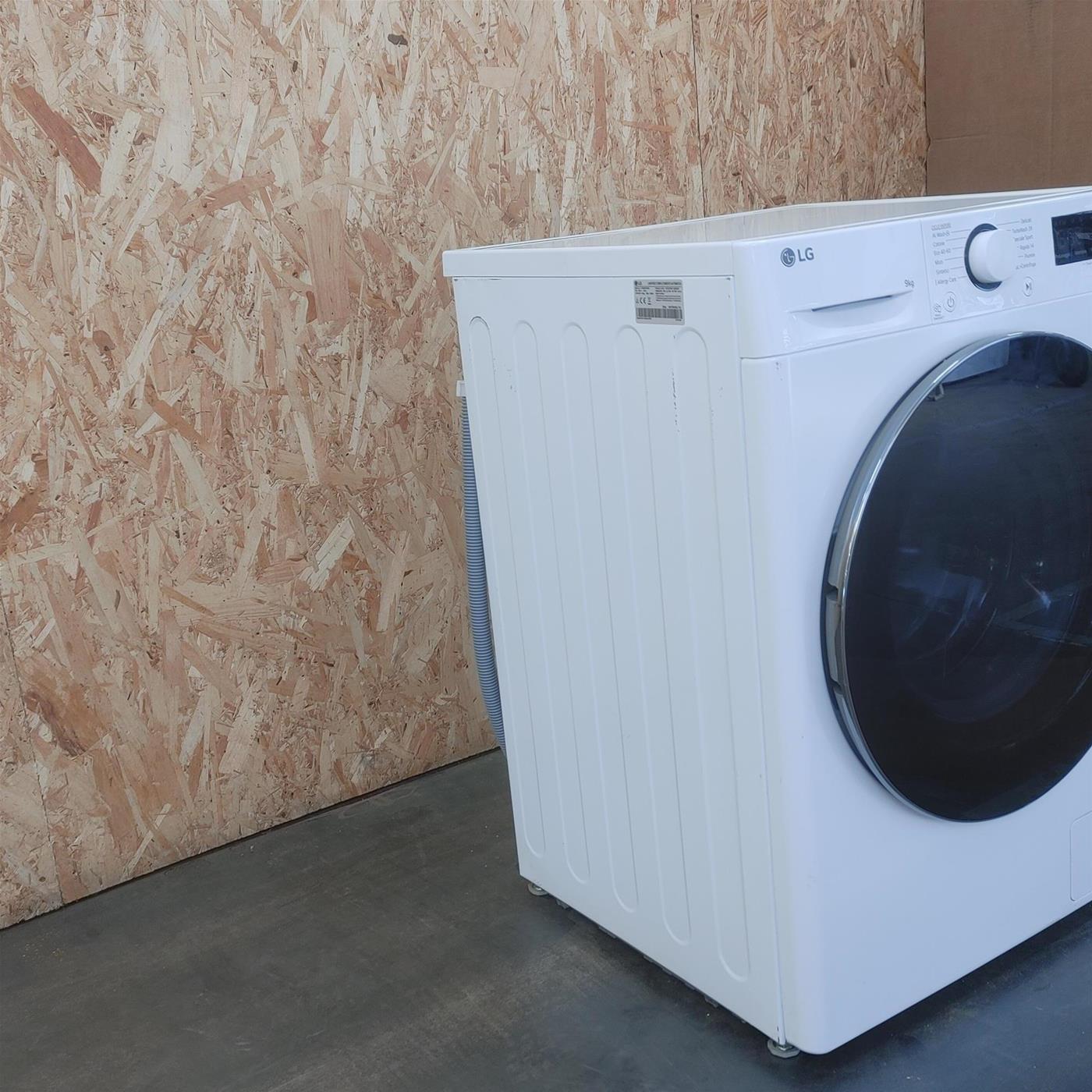 Lavatrice LG F4R5009TSWW Carica frontale 9 kg 1400 Giri/min Bianco