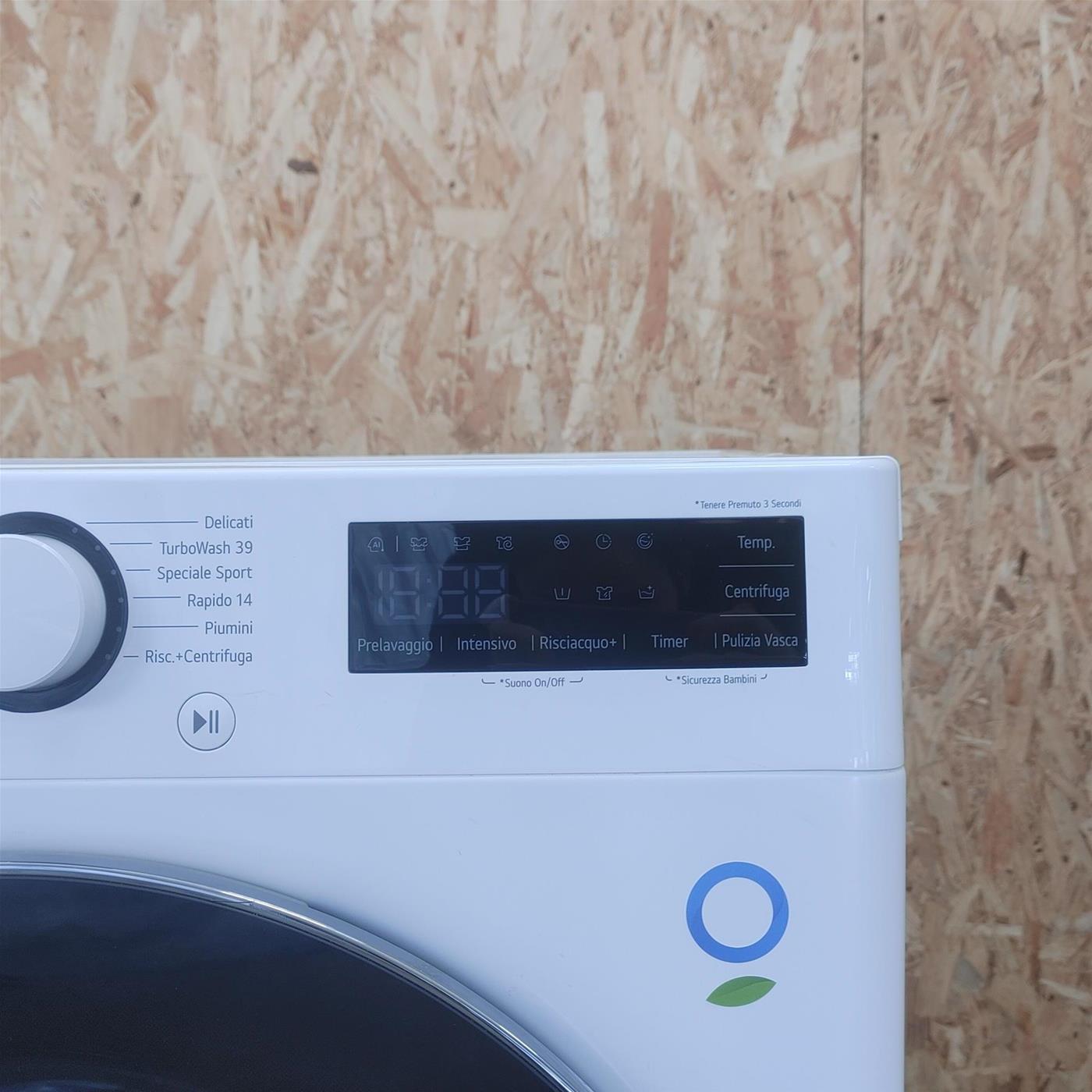 Lavatrice LG F4R5009TSWW Carica frontale 9 kg 1400 Giri/min Bianco