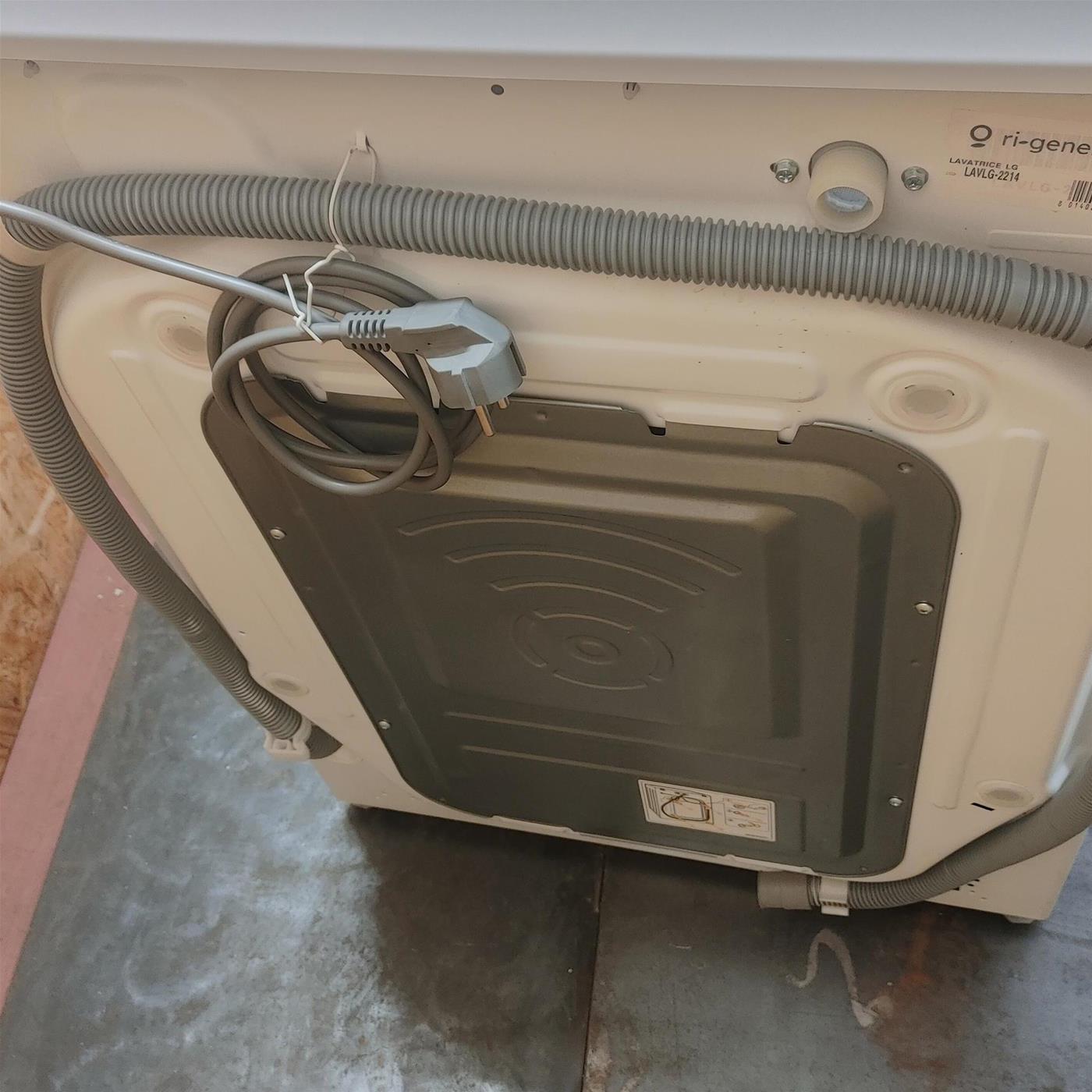 LG F2WV3S7S4E Lavatrice Slim AI DDTM SteamTM 7kg Classe energetica D