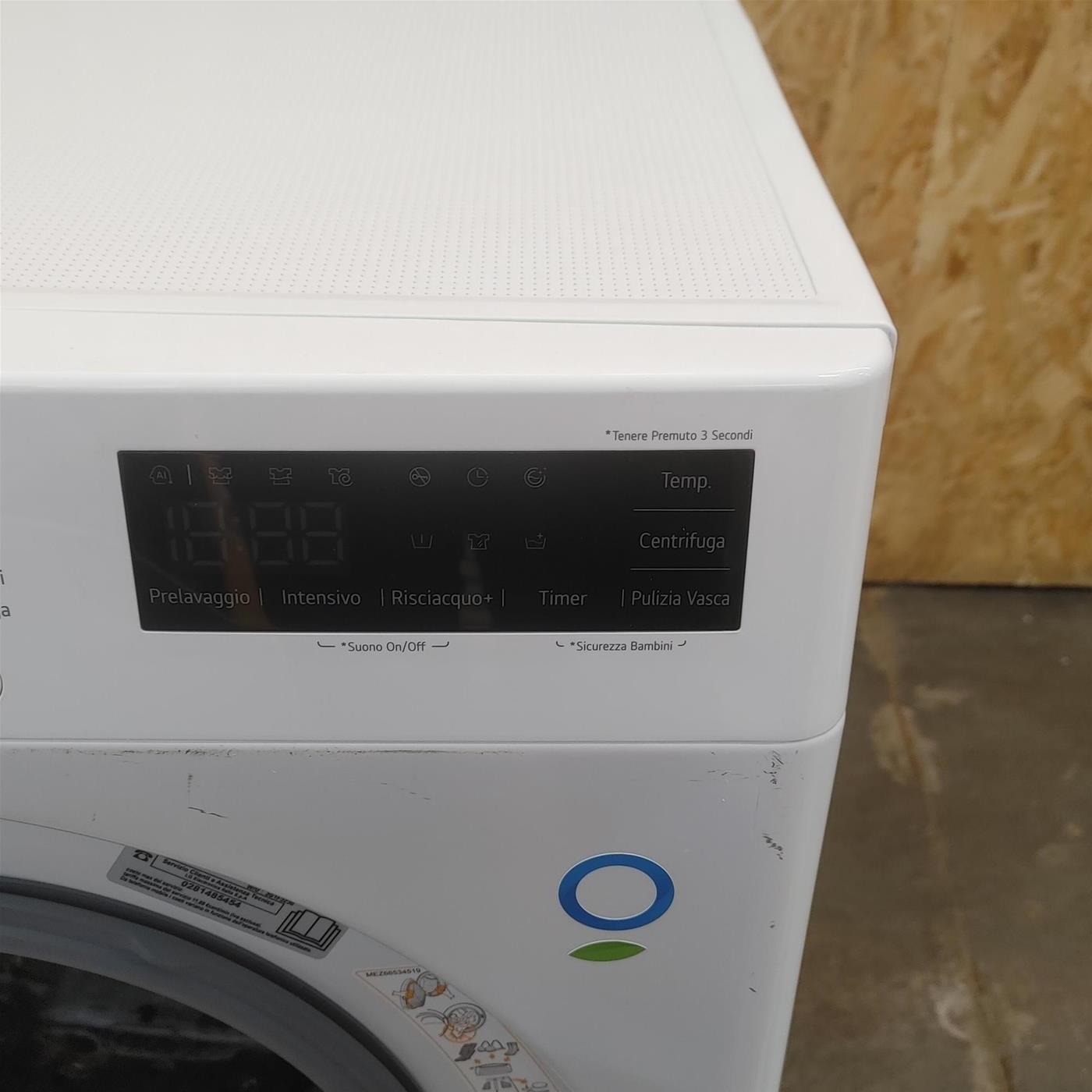 Lavatrice LG F4R3013NSWB Carica frontale 13 kg 1400 Giri/min Bianco