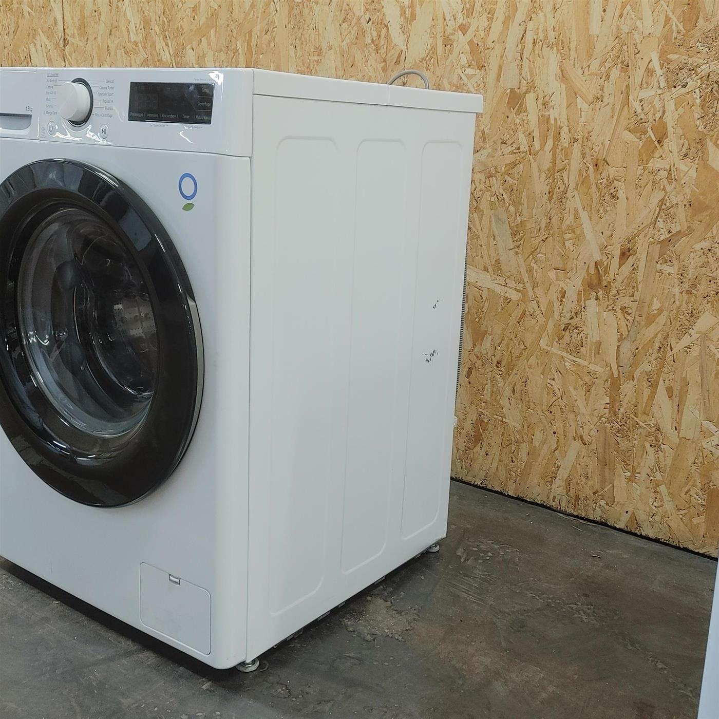 Lavatrice LG F4R3013NSWB Carica frontale 13 kg 1400 giri Bianco