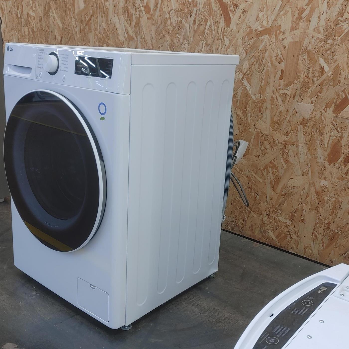 Lavatrice LG F4R5011TSWW Carica frontale 11 kg 1400 Giri/min Bianco