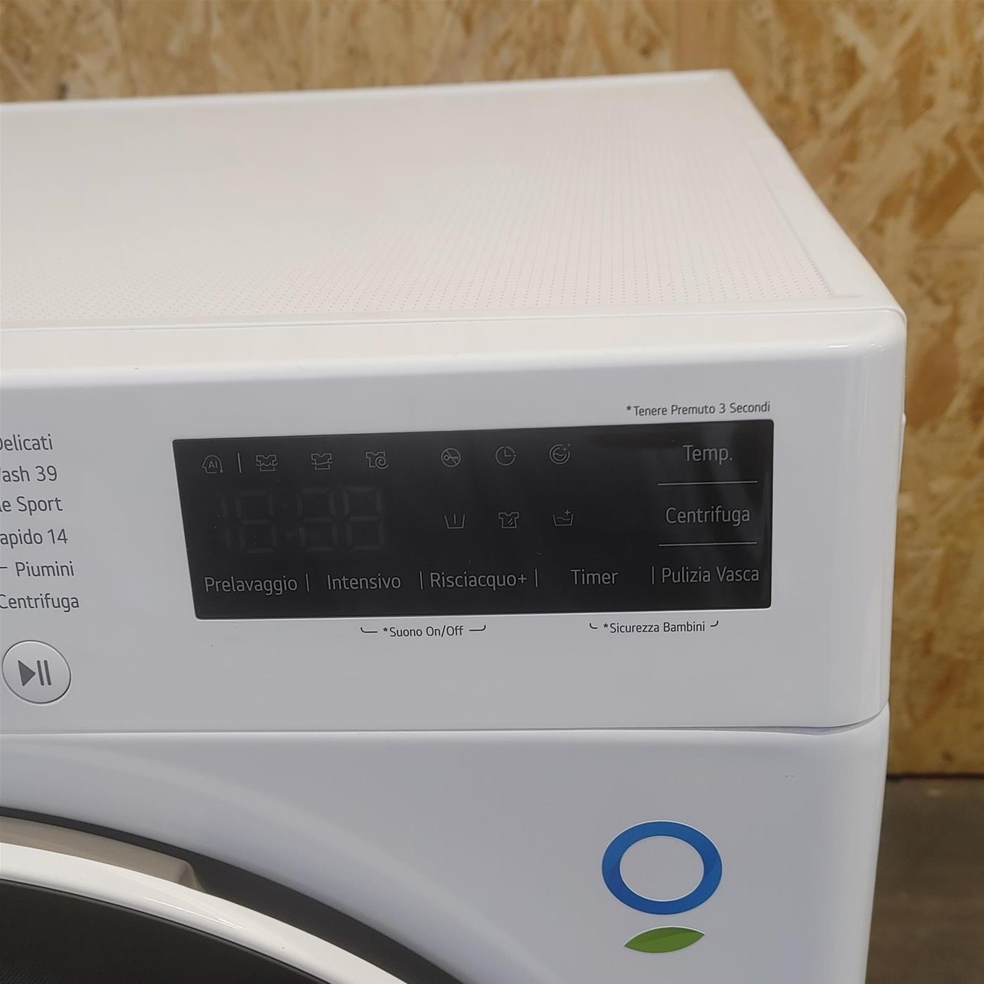 Lavatrice LG F4R5011TSWW Carica frontale 11 kg 1400 Giri/min Bianco