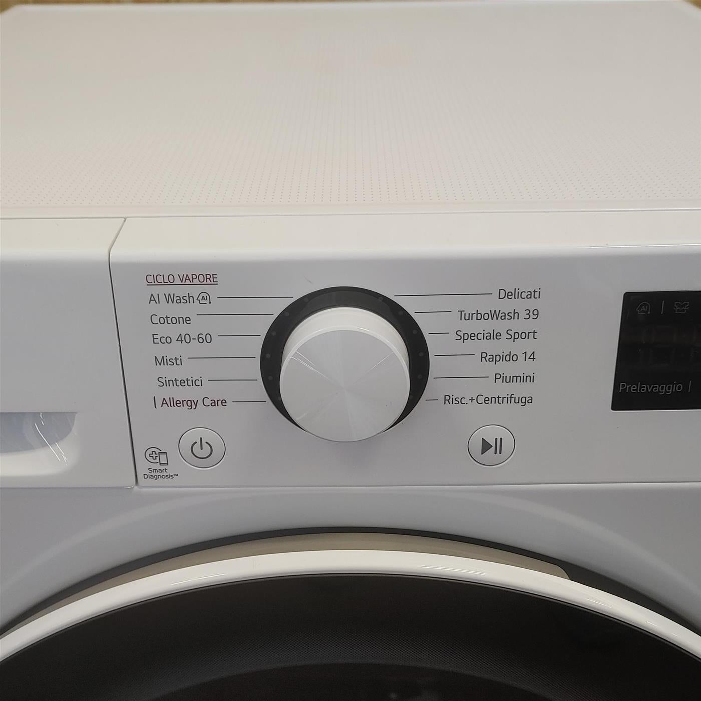 Lavatrice LG F4R5011TSWW Carica frontale 11 kg 1400 Giri/min Bianco